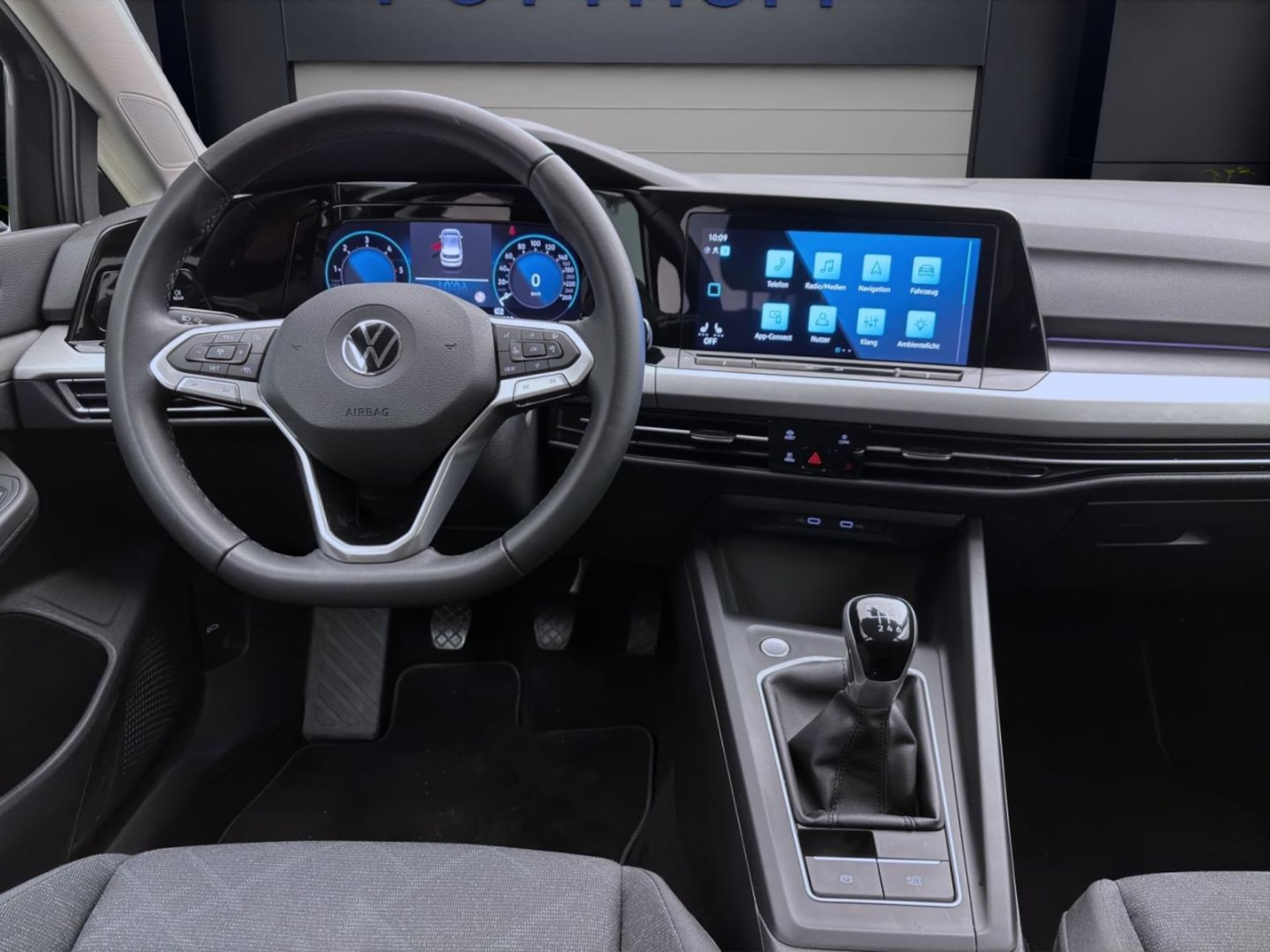 Volkswagen Golf Life