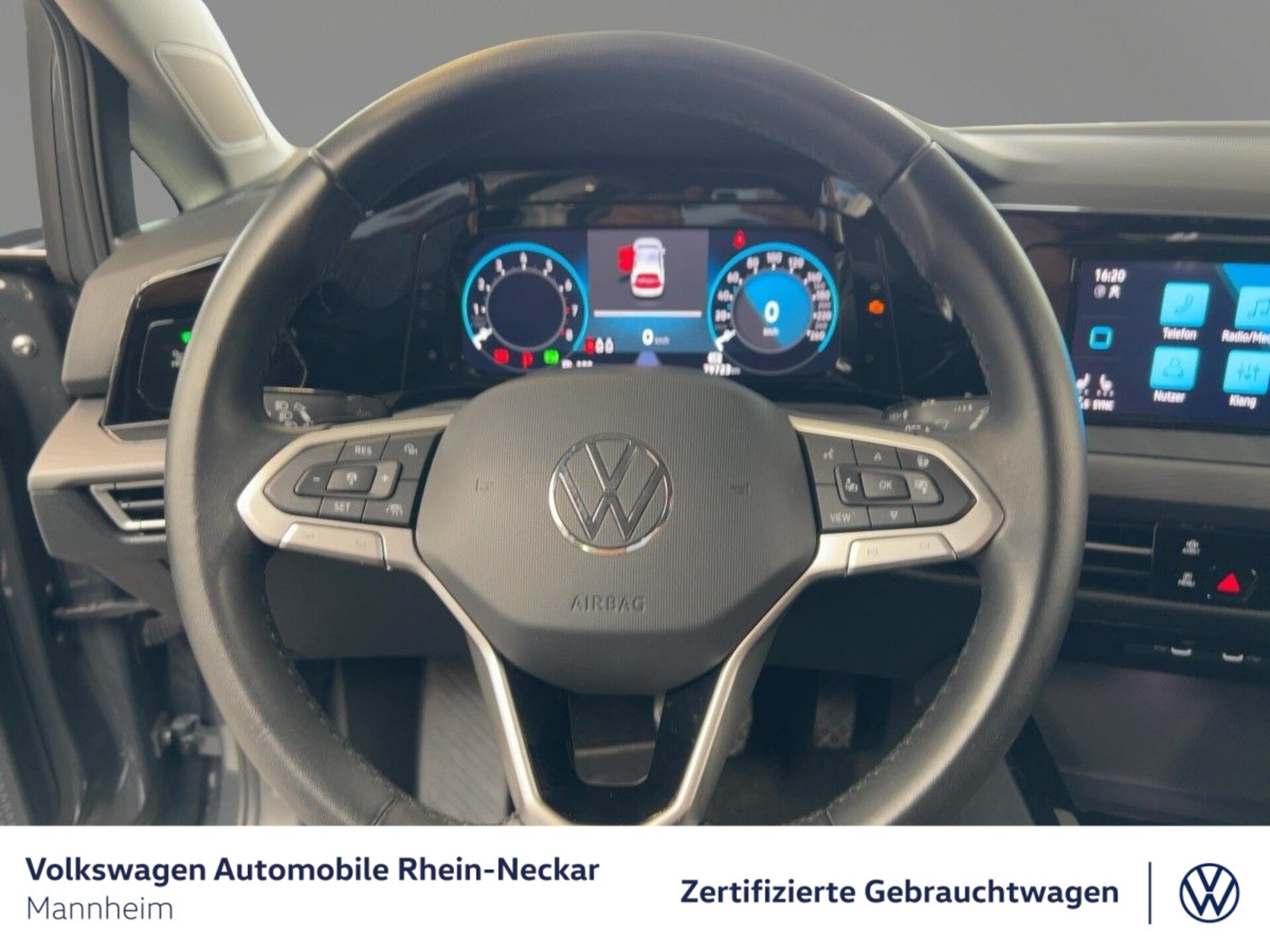 Volkswagen Golf Style