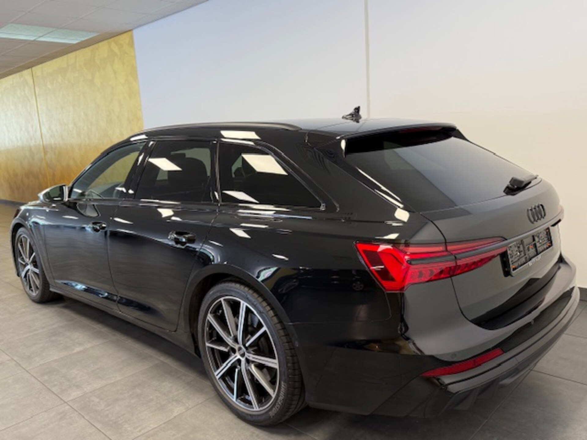Audi S6 Avant