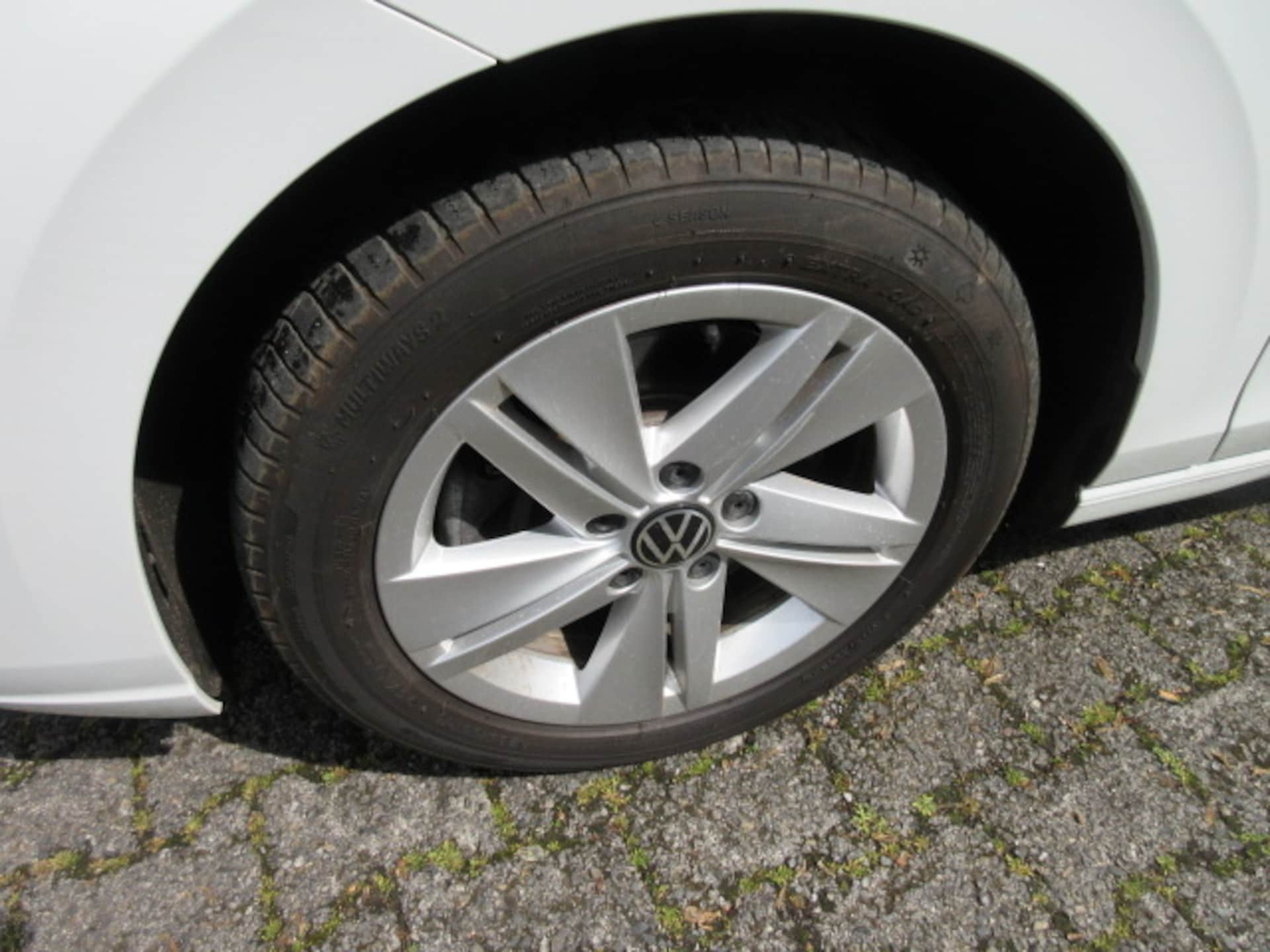 Volkswagen Golf Variant Life