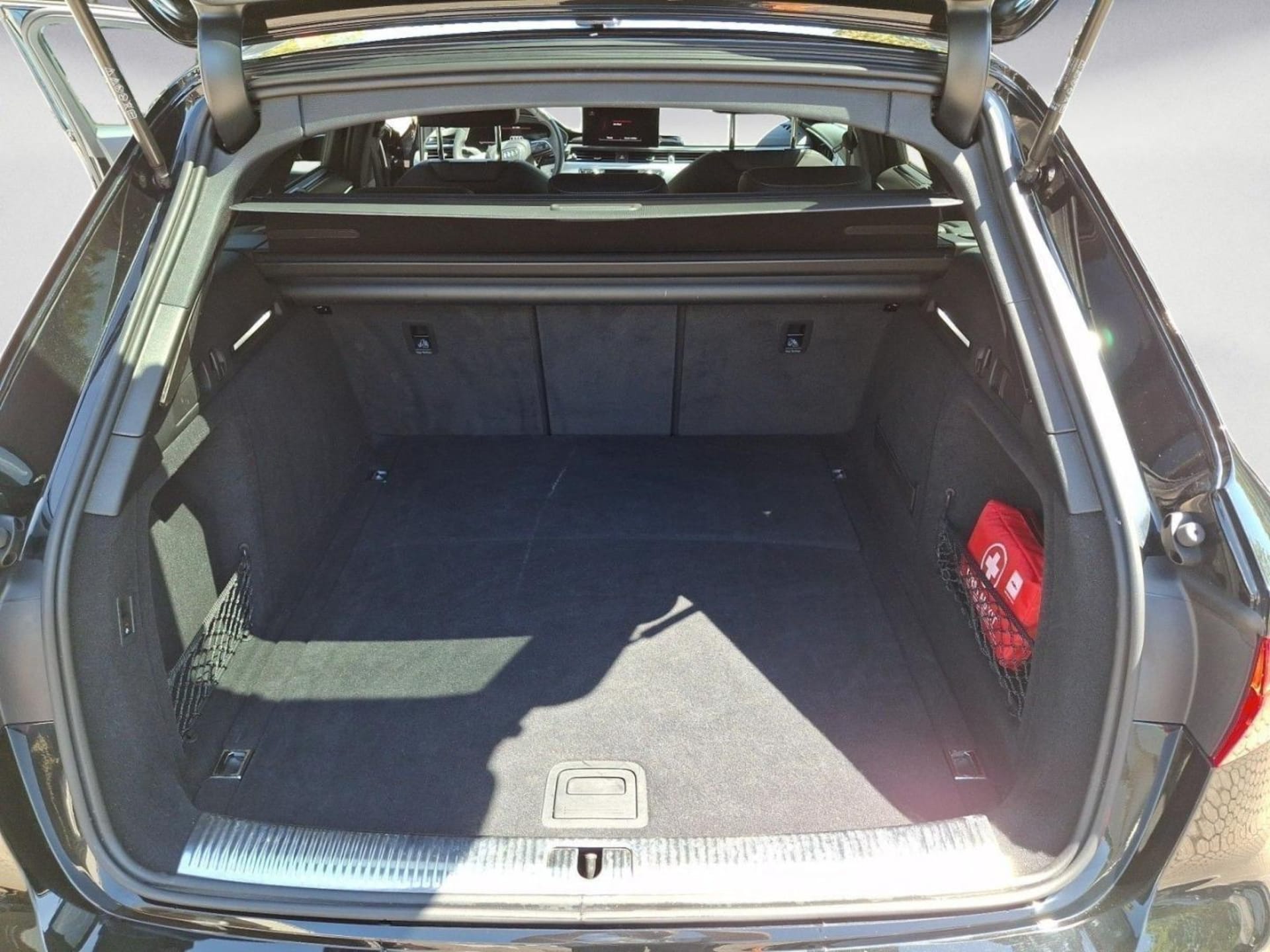 Audi A4 Avant S line