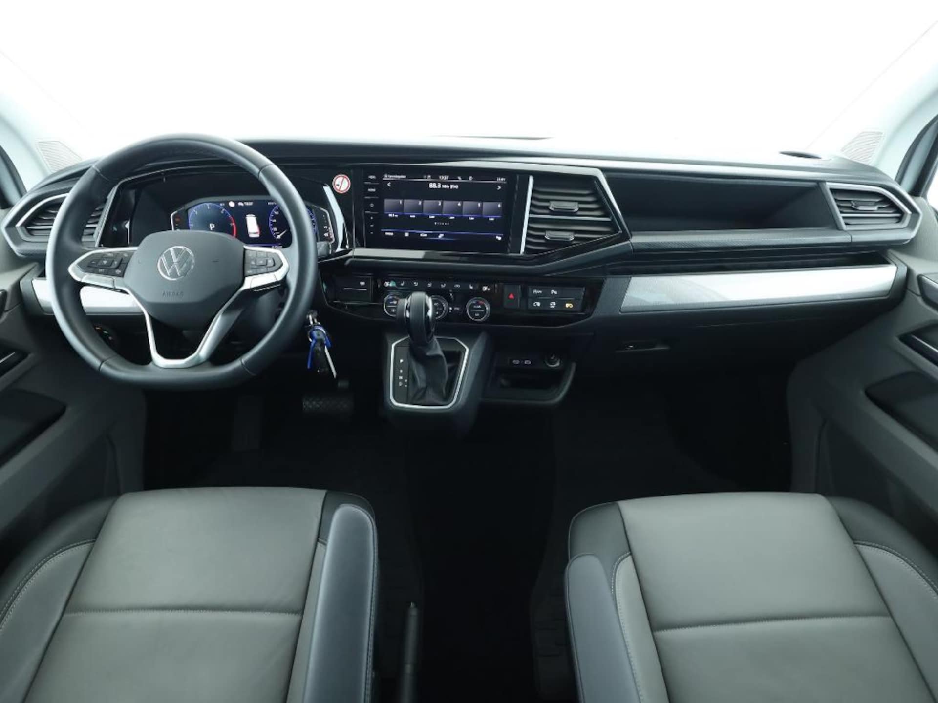 Volkswagen T6.1 Caravelle kurzer Radstand Highline