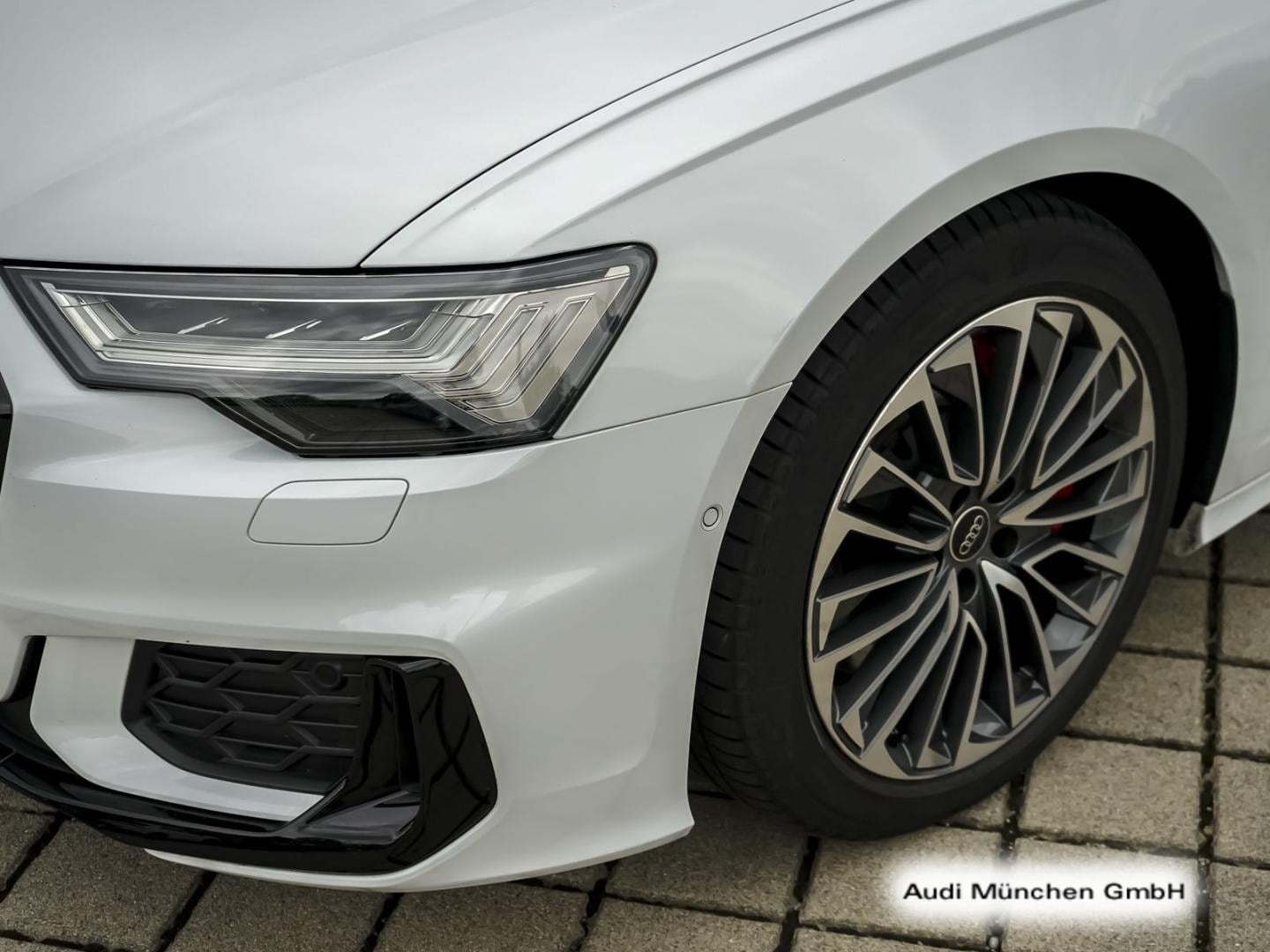 Bild über Audi A6 Avant TFSI e S line 55 TFSI e quattro S tronic - für weitere Informationen kontaktieren Sie den Audi Partner