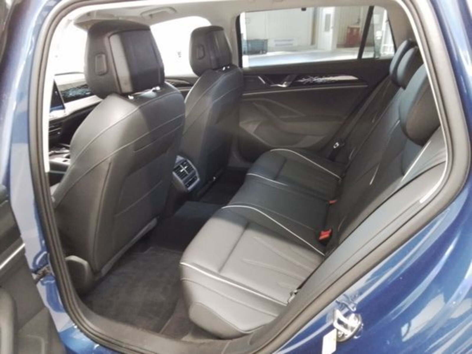 Volkswagen Passat – Bild 7
