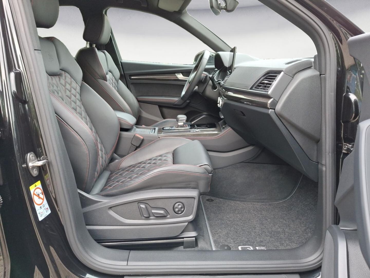 Bild über Audi Q5 Sportback 40 TDI quattro S tronic - für weitere Informationen kontaktieren Sie den Audi Partner