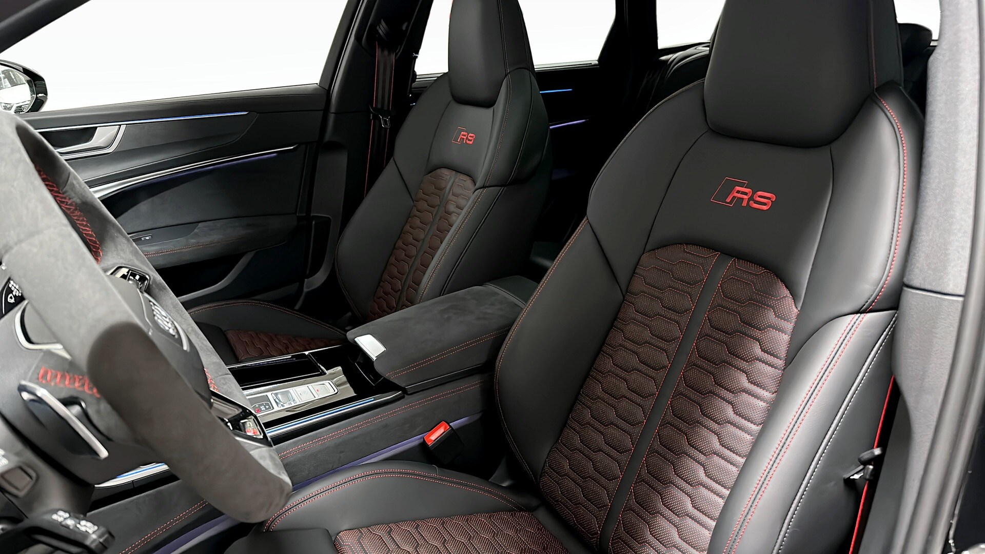 Bild som visar&nbsp;Audi RS 6 Avant&nbsp;RS 6 Avant performance 630 hk tiptronic - för mer information kontakta din Audi Partner