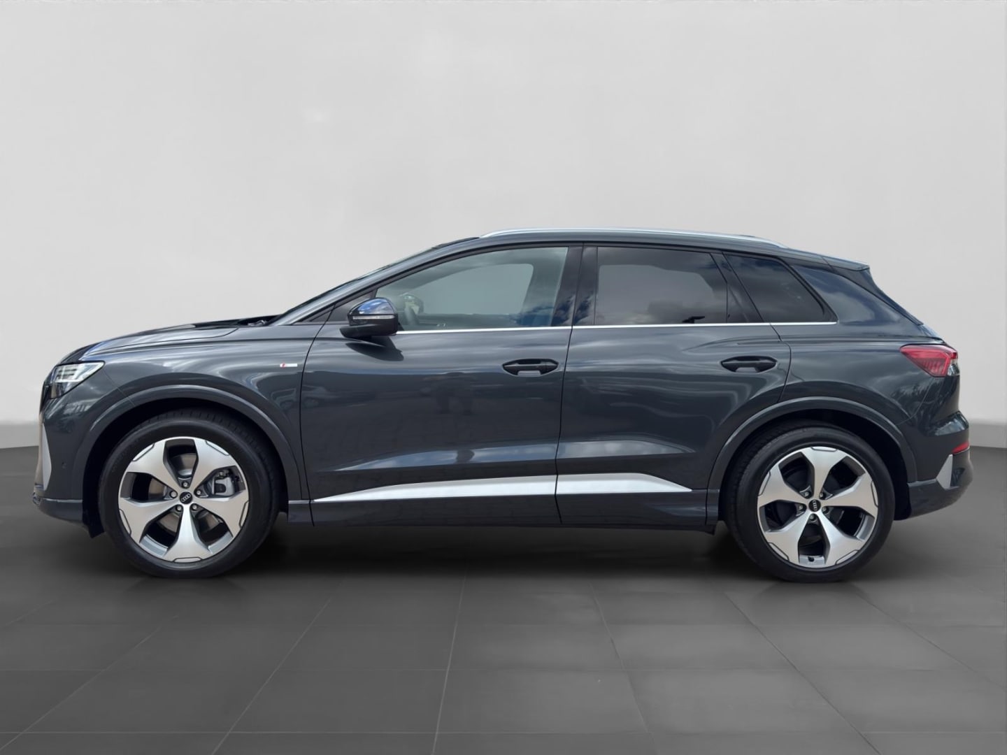 Bild über Audi Q4 SUV e-tron e-tron quattro 220 kW - für weitere Informationen kontaktieren Sie den Audi Partner