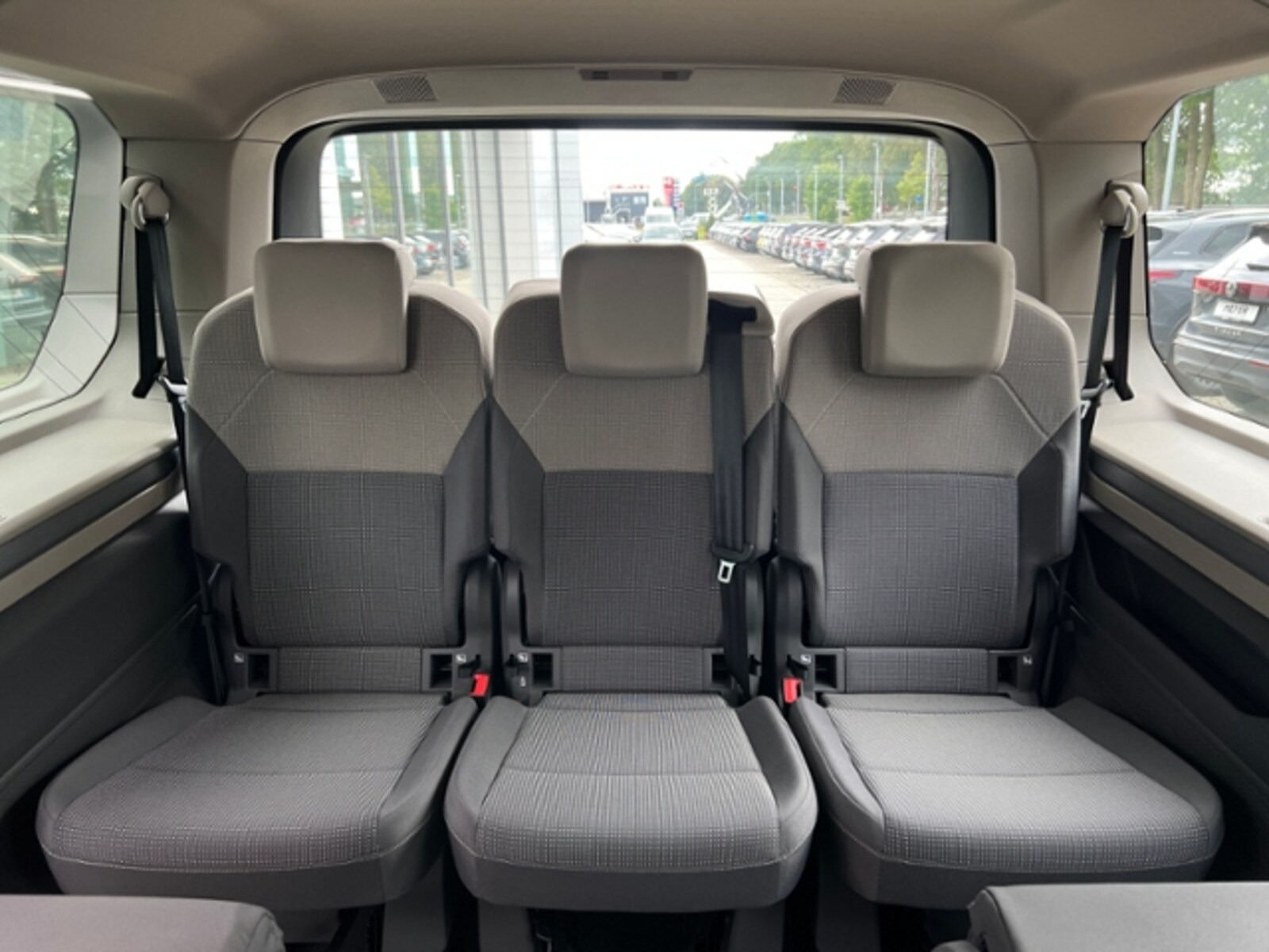Volkswagen Multivan – Bild 11