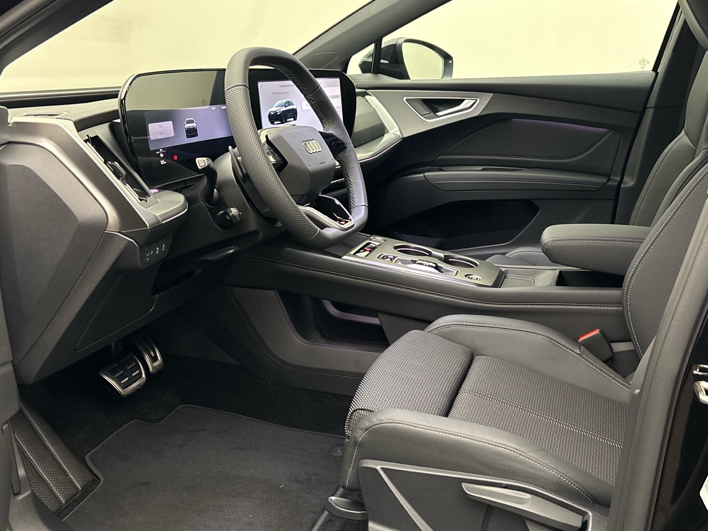 Bild über Audi Q4 SUV e-tron e-tron performance 210 kW - für weitere Informationen kontaktieren Sie den Audi Partner