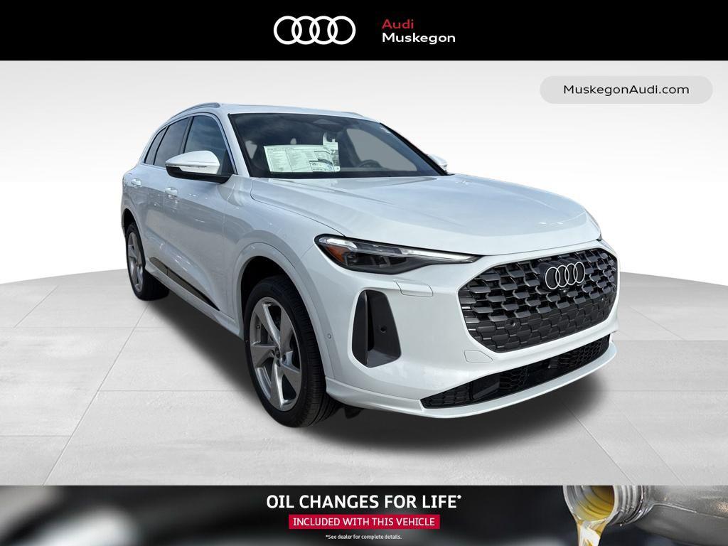 2025 Audi Q5 40 Premium Plus's photo