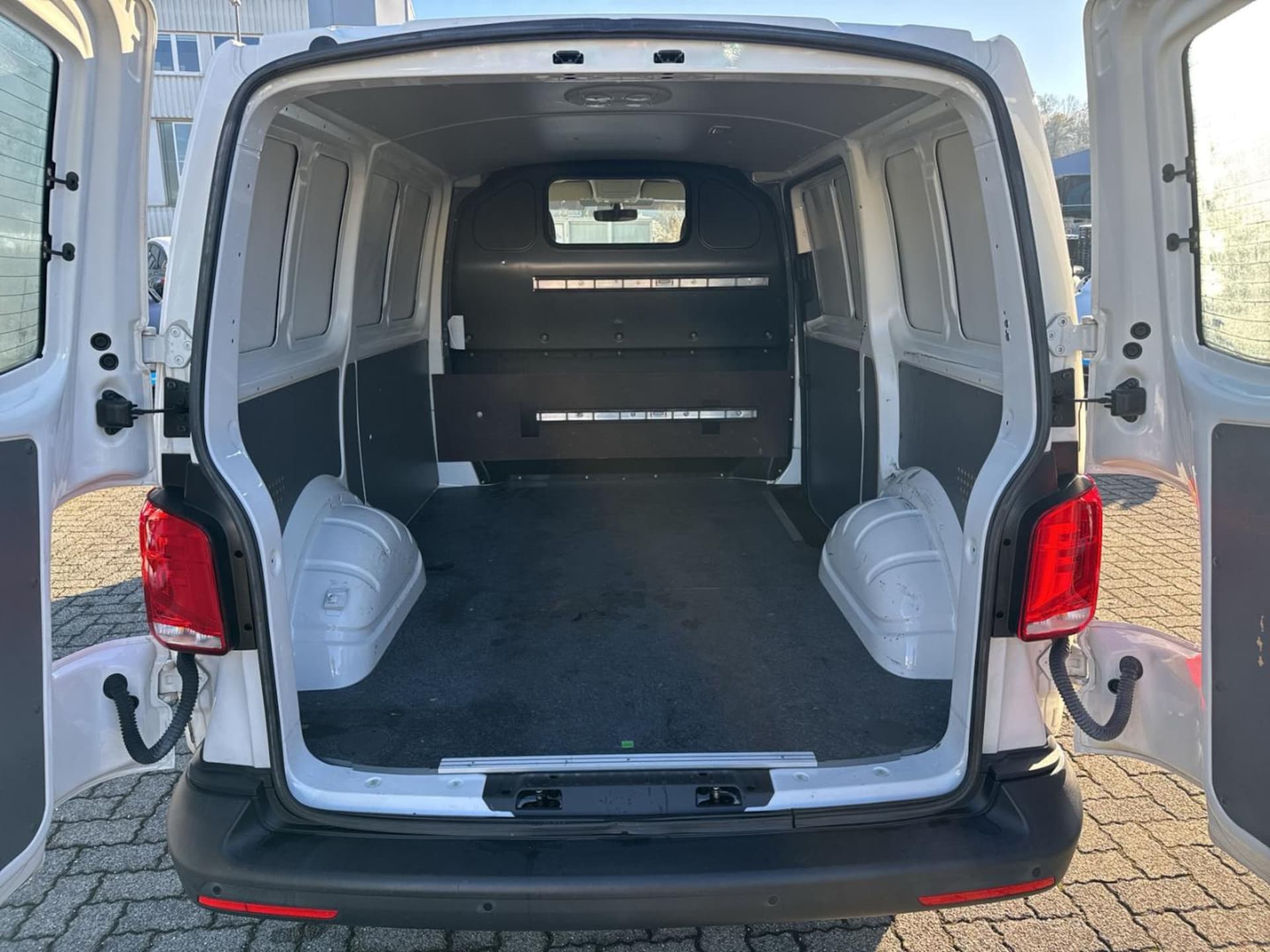 Volkswagen T6.1 Transporter Kasten kurzer Radstand