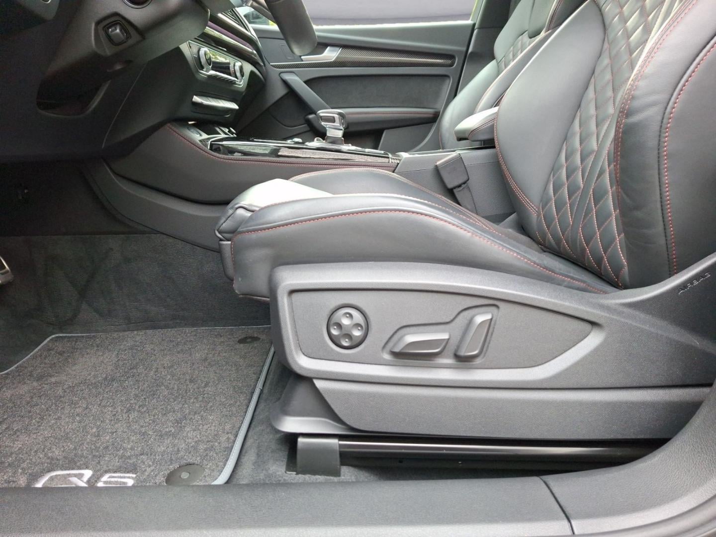 Bild über Audi Q5 Sportback 40 TDI quattro S tronic - für weitere Informationen kontaktieren Sie den Audi Partner