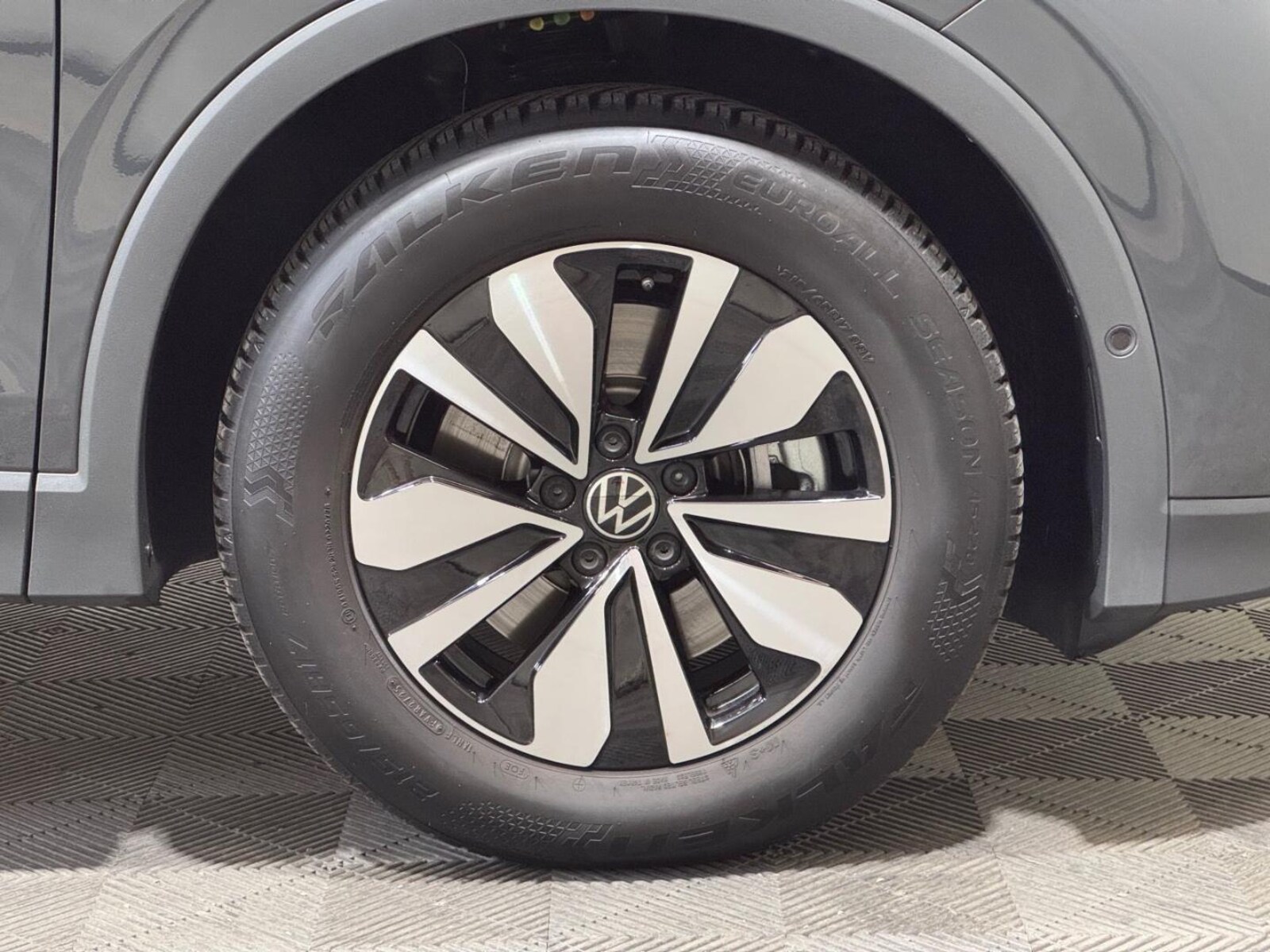 Volkswagen Tiguan – Bild 17