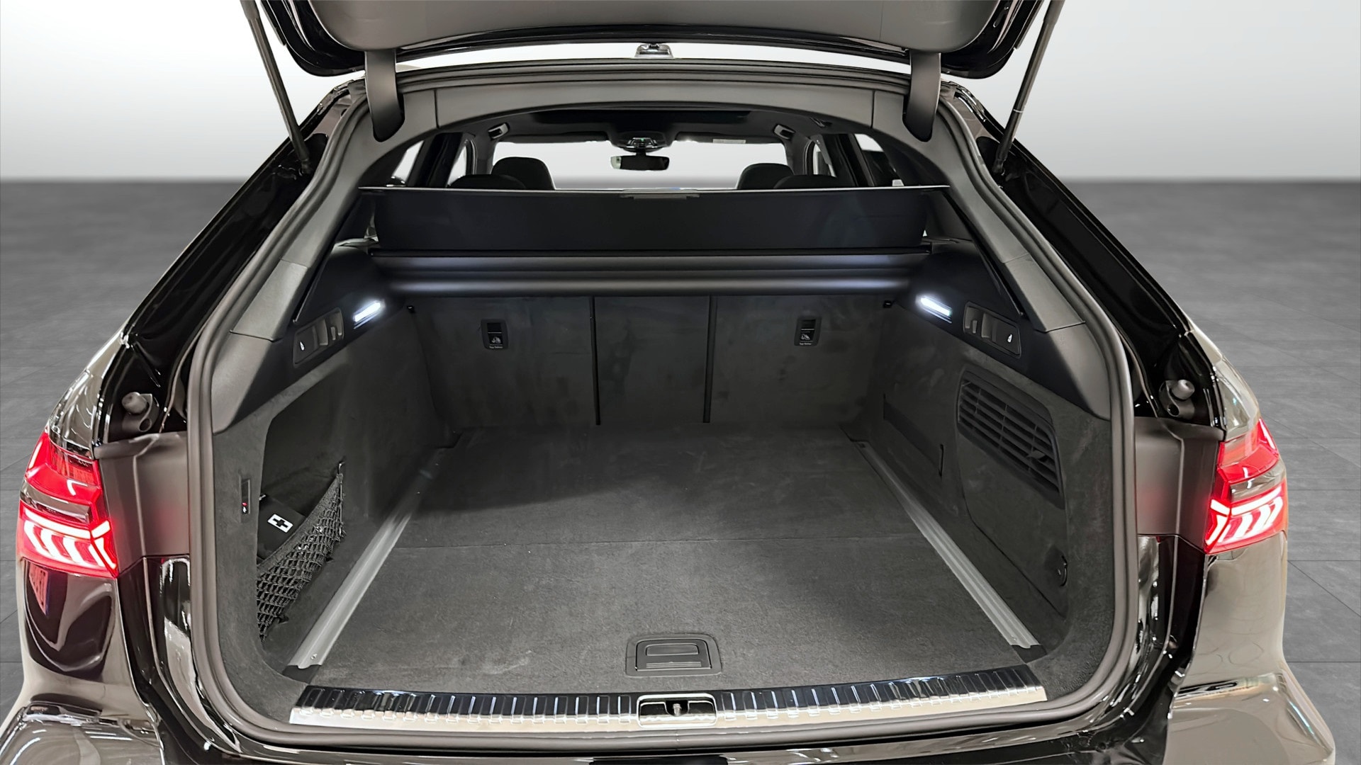 Bild som visar Audi RS 6 Avant RS 6 Avant performance 630 hk tiptronic - för mer information kontakta din Audi Partner