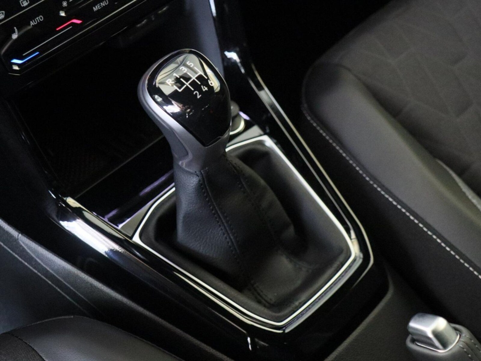 Volkswagen T-Cross – Bild 10