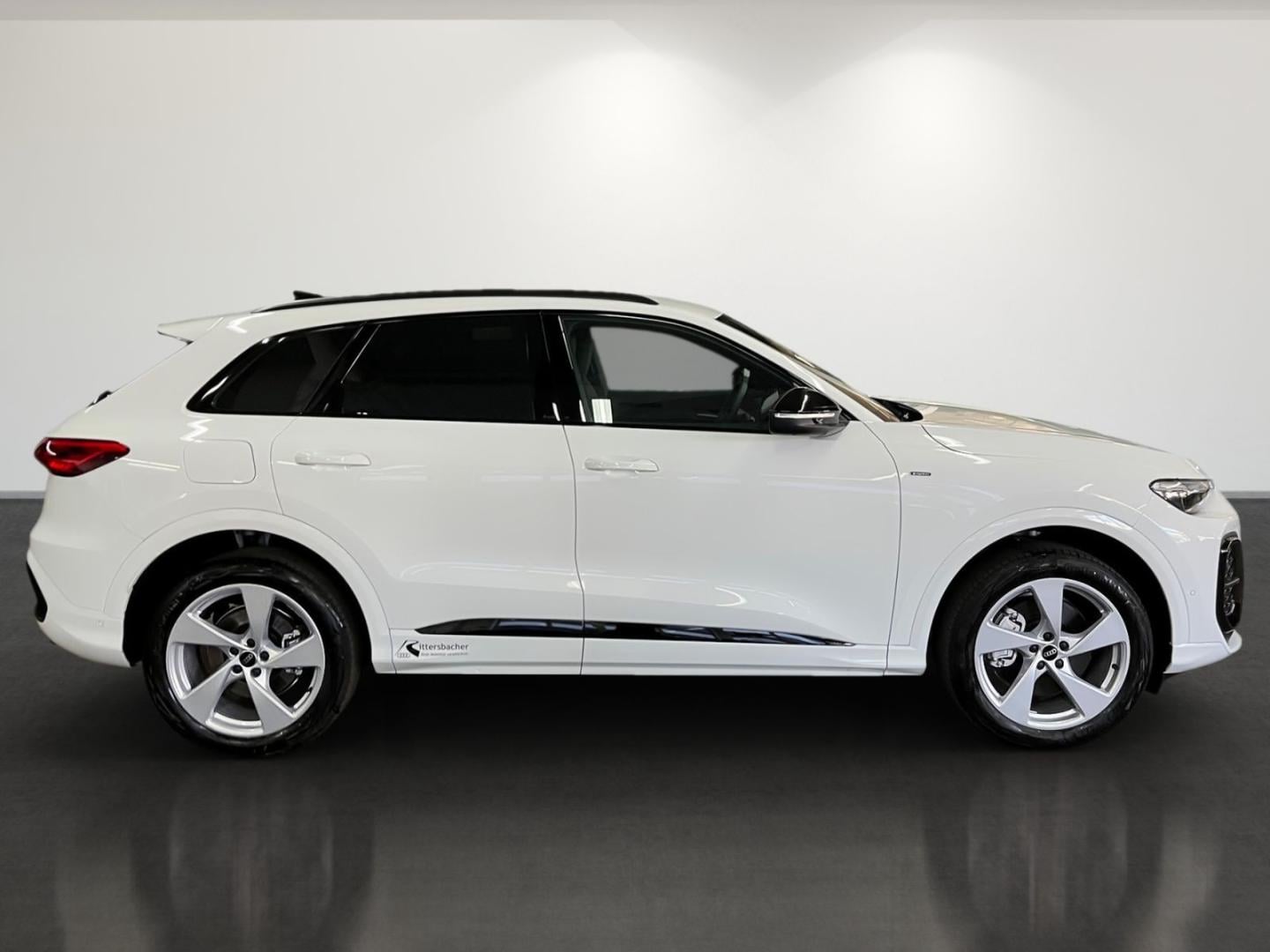 Bild über Audi Q5 SUV e-hybrid e-hybrid quattro 220 kW S tronic - für weitere Informationen kontaktieren Sie den Audi Partner