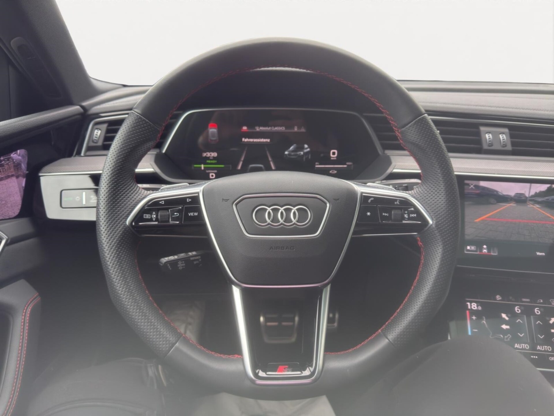 Audi Q8 e-tron S line