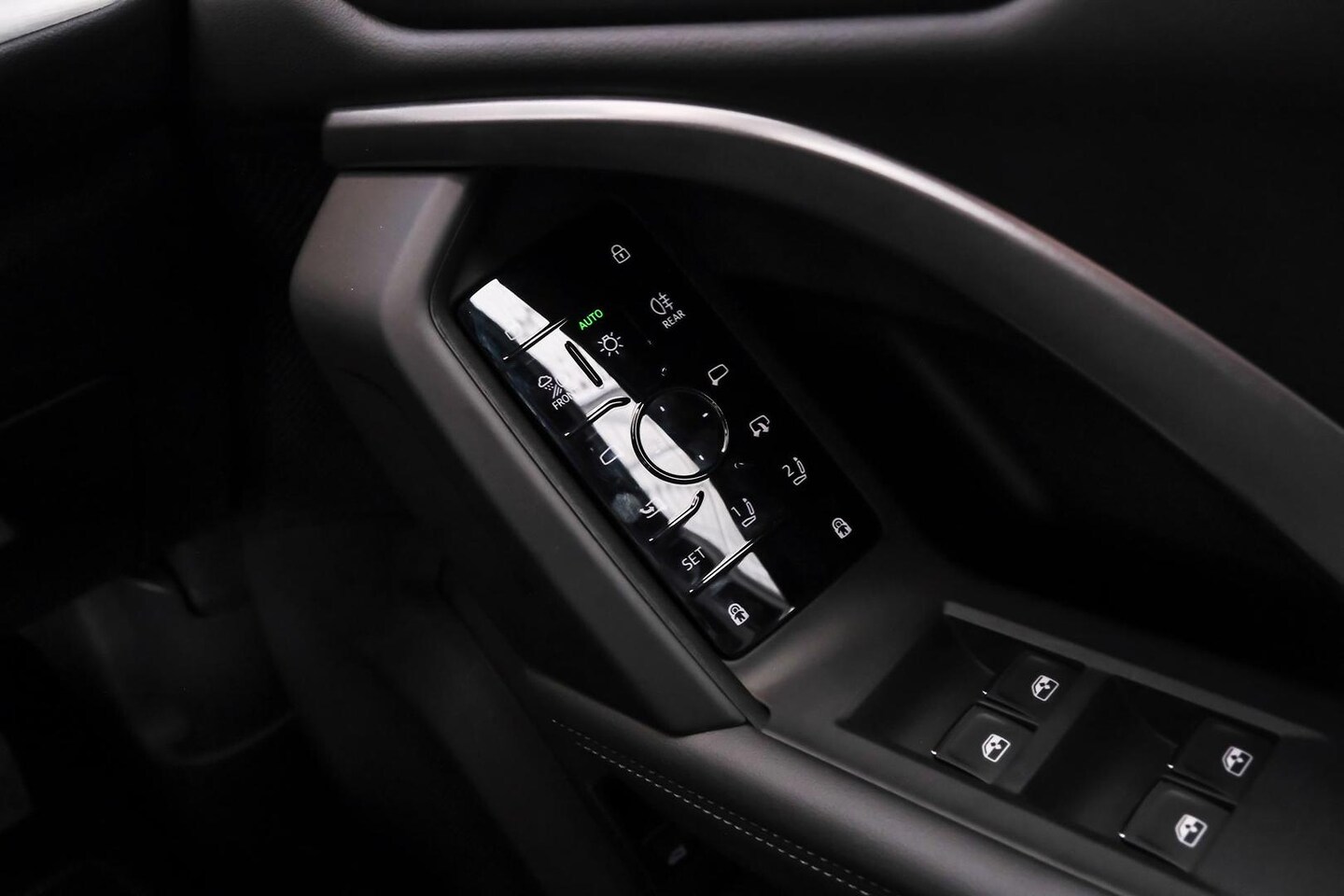 Image about Audi Q5 SUV TDI quattro 150 kW