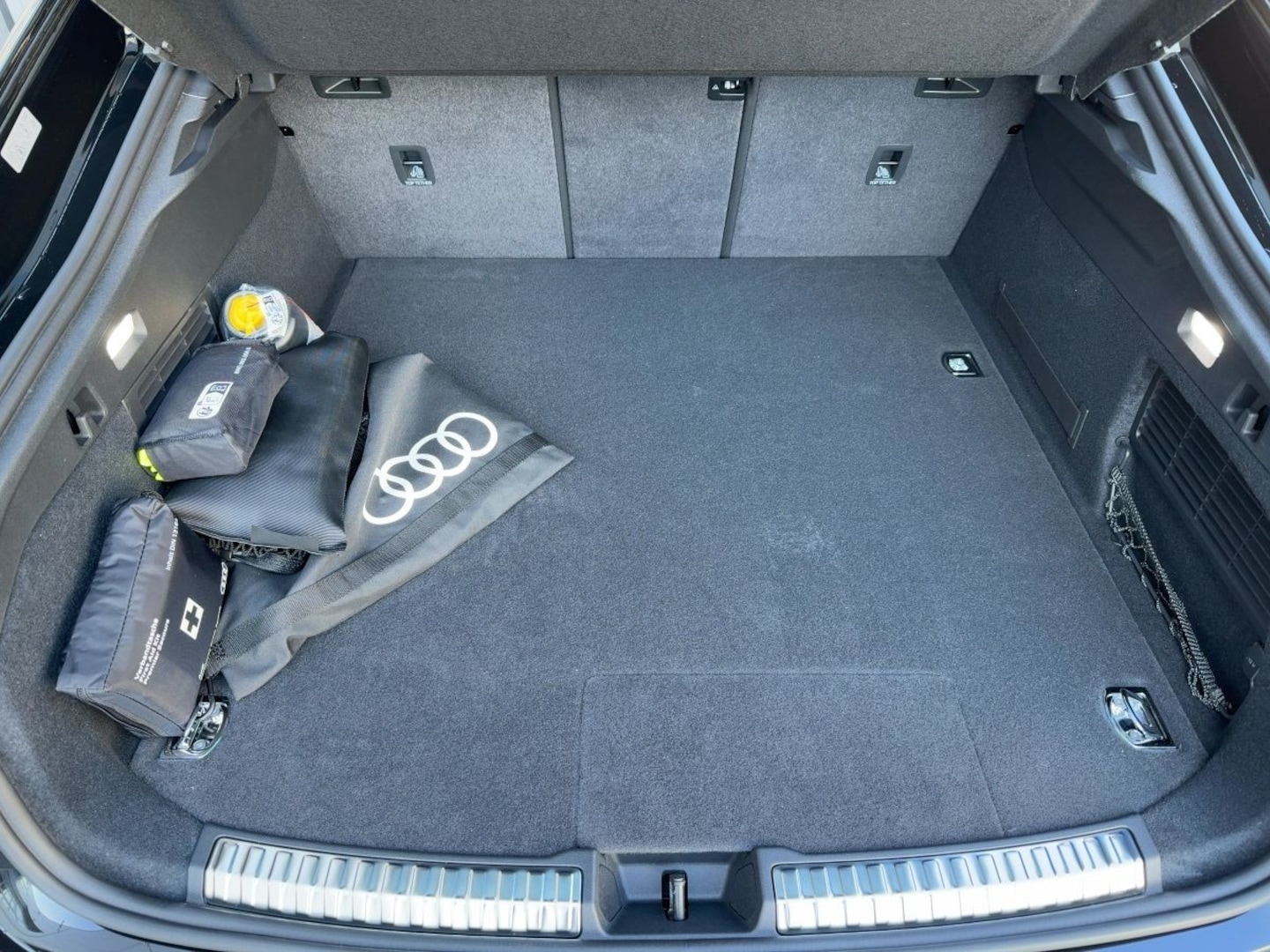 Bild über Audi A5 Limousine e-hybrid e-hybrid quattro 220 kW S tronic - für weitere Informationen kontaktieren Sie den Audi Partner