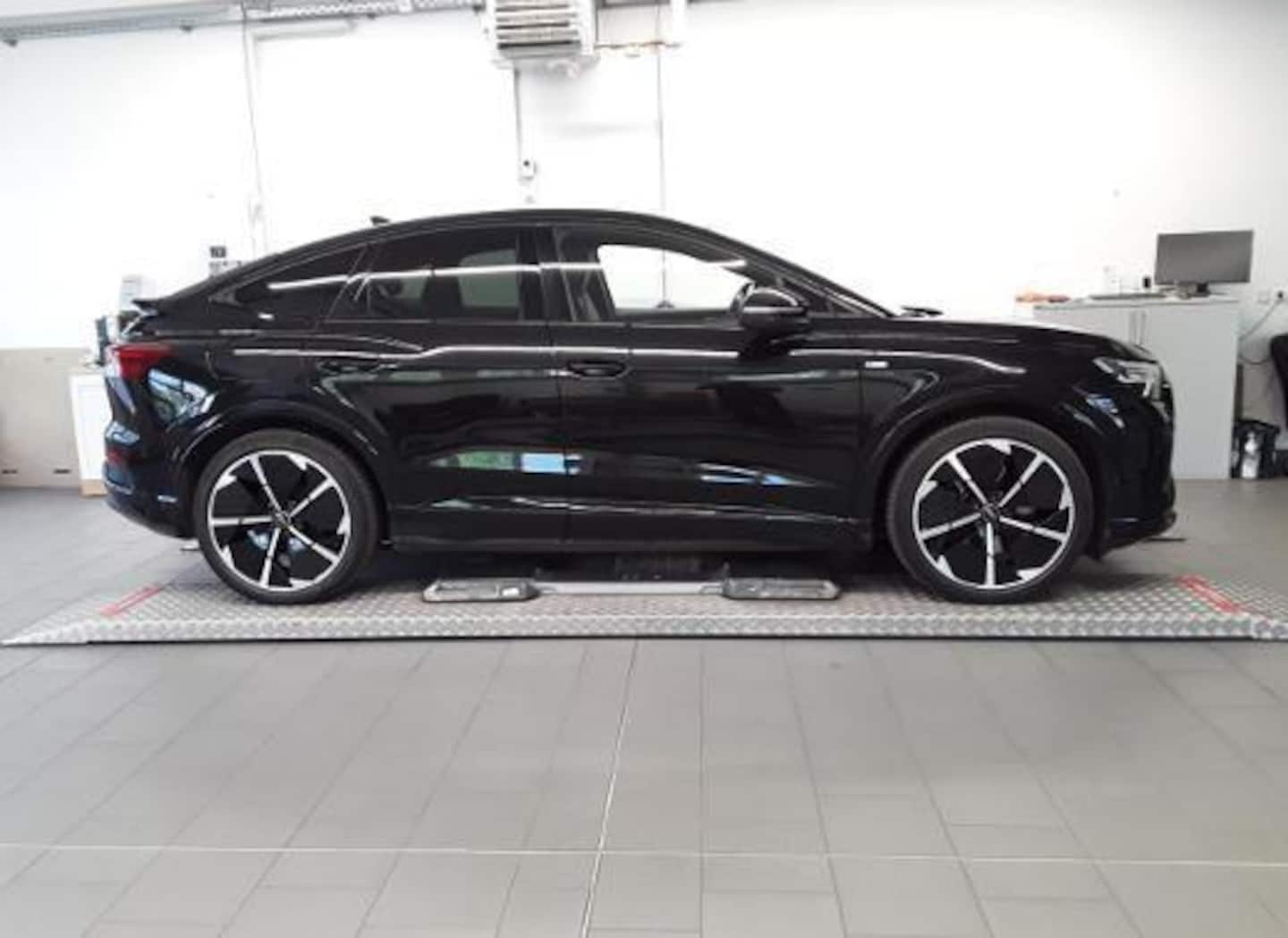 Bild über Audi Q4 Sportback e-tron 50 e-tron quattro - für weitere Informationen kontaktieren Sie den Audi Partner