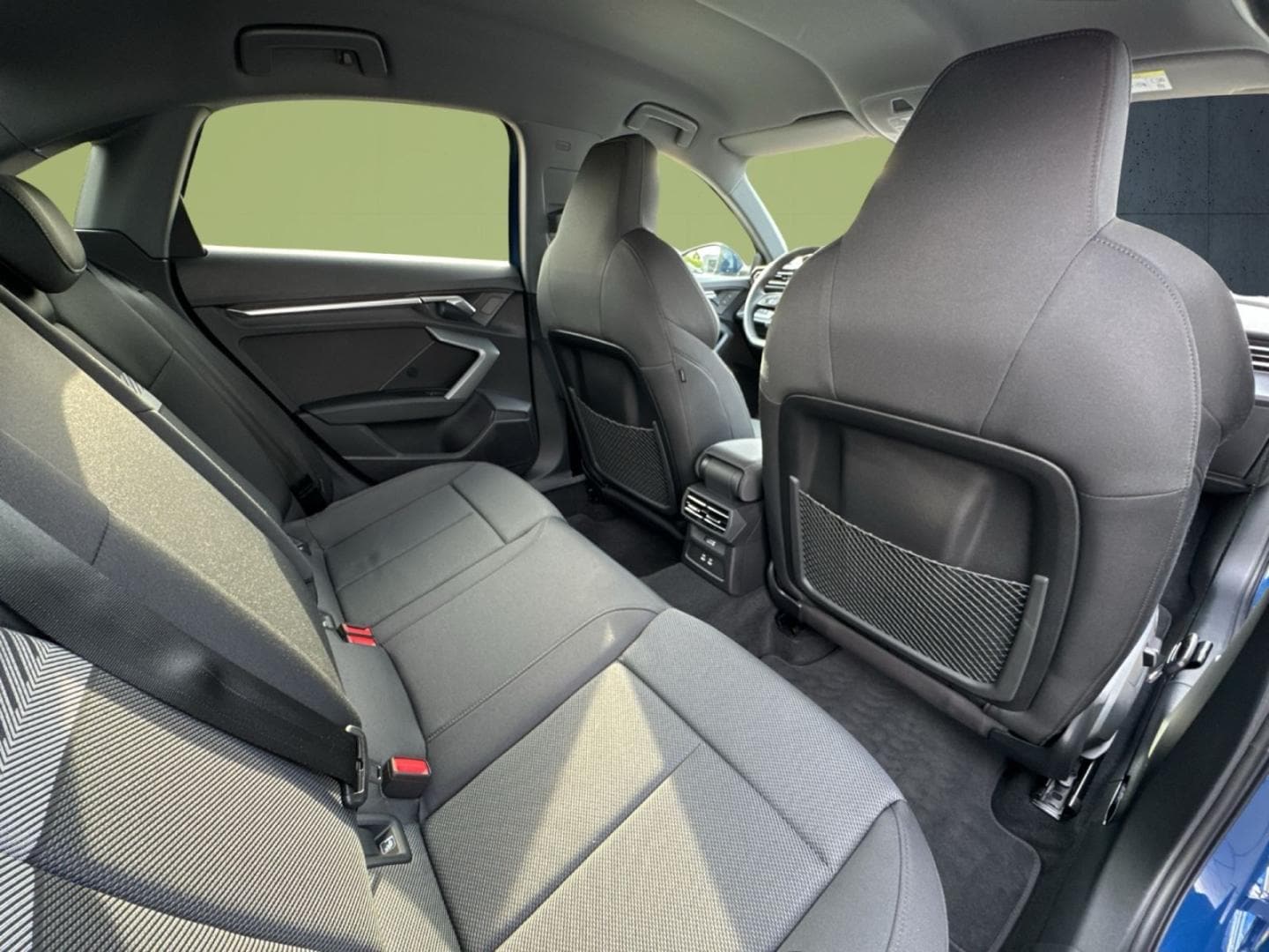 Bild über Audi A3 Limousine S line 35 TDI S tronic - für weitere Informationen kontaktieren Sie den Audi Partner