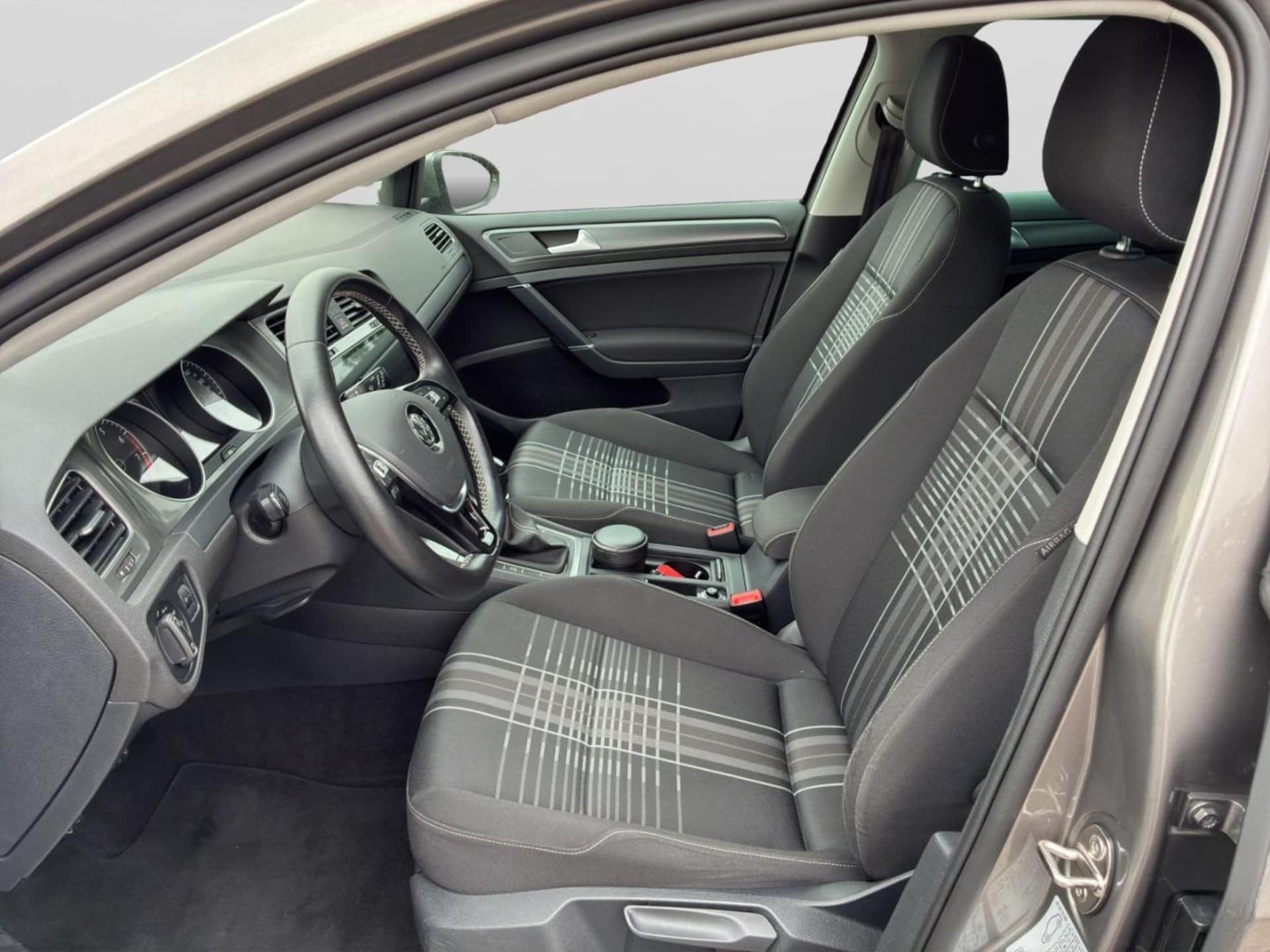Volkswagen Golf LOUNGE