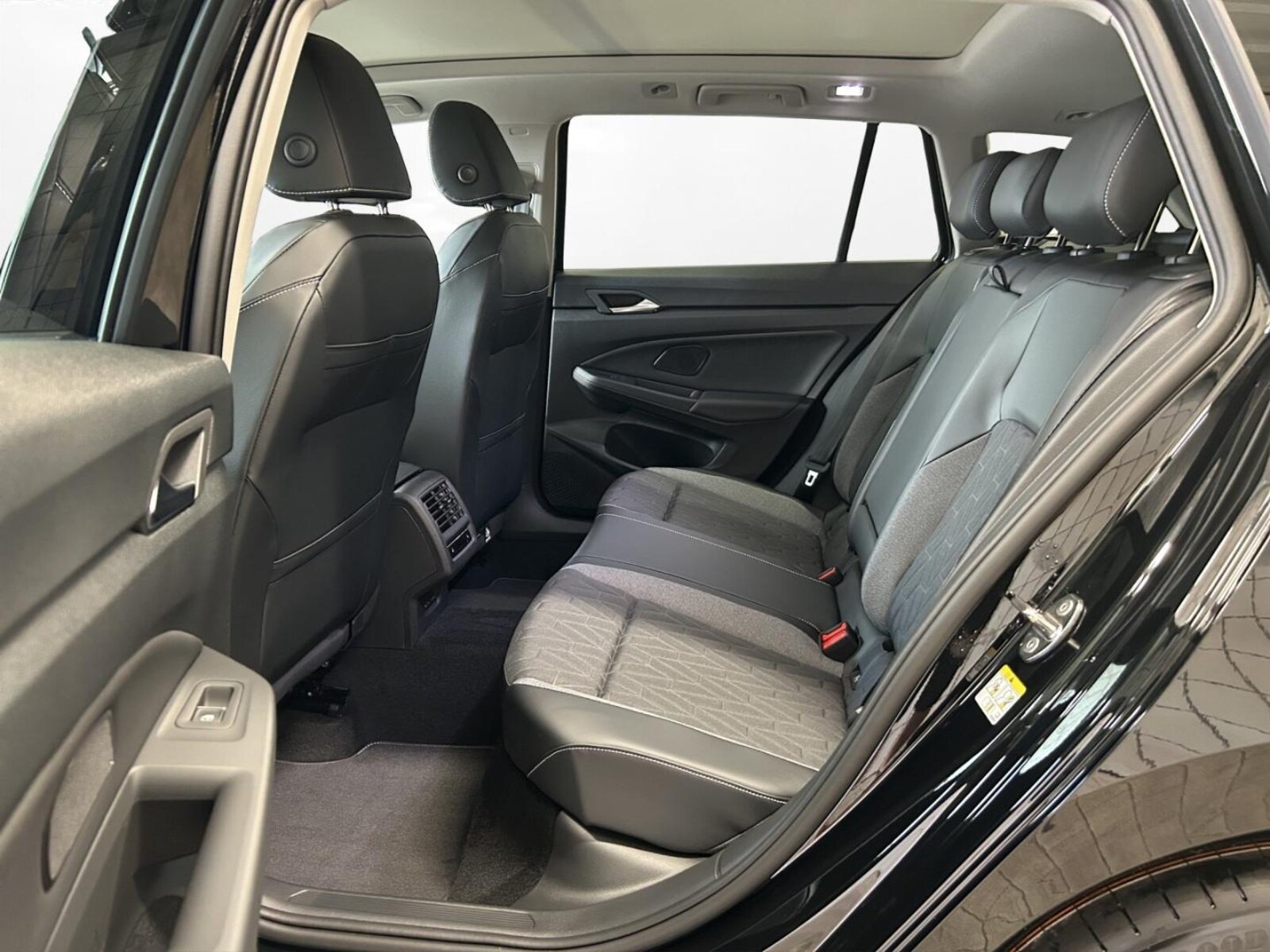 Volkswagen Golf Variant – Bild 11