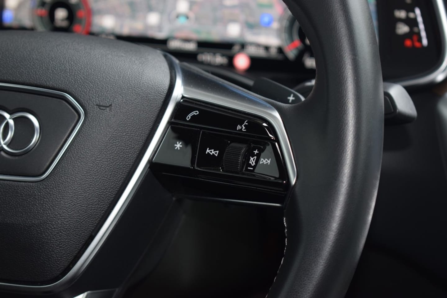 Bild über Audi A6 Limousine advanced 45 TDI quattro S tronic - für weitere Informationen kontaktieren Sie den Audi Partner
