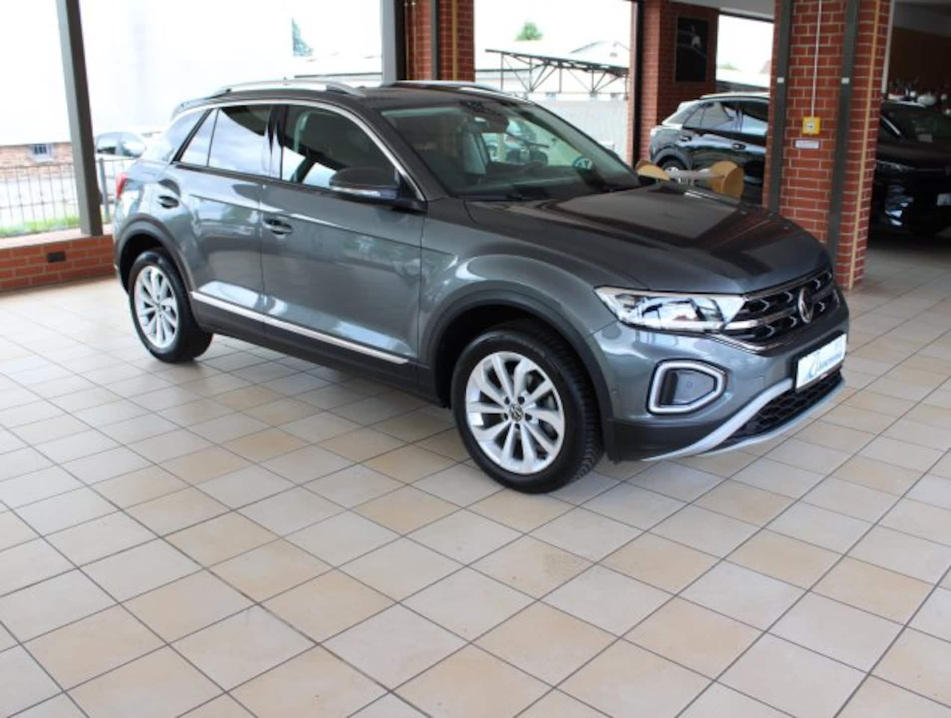 Volkswagen T-Roc 2025 — 1.5 TSI DSG