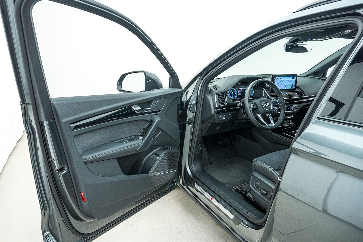 Bild über Audi Q5 TFSI e S line business 50 TFSI e quattro S tronic - für weitere Informationen kontaktieren Sie den Audi Partner