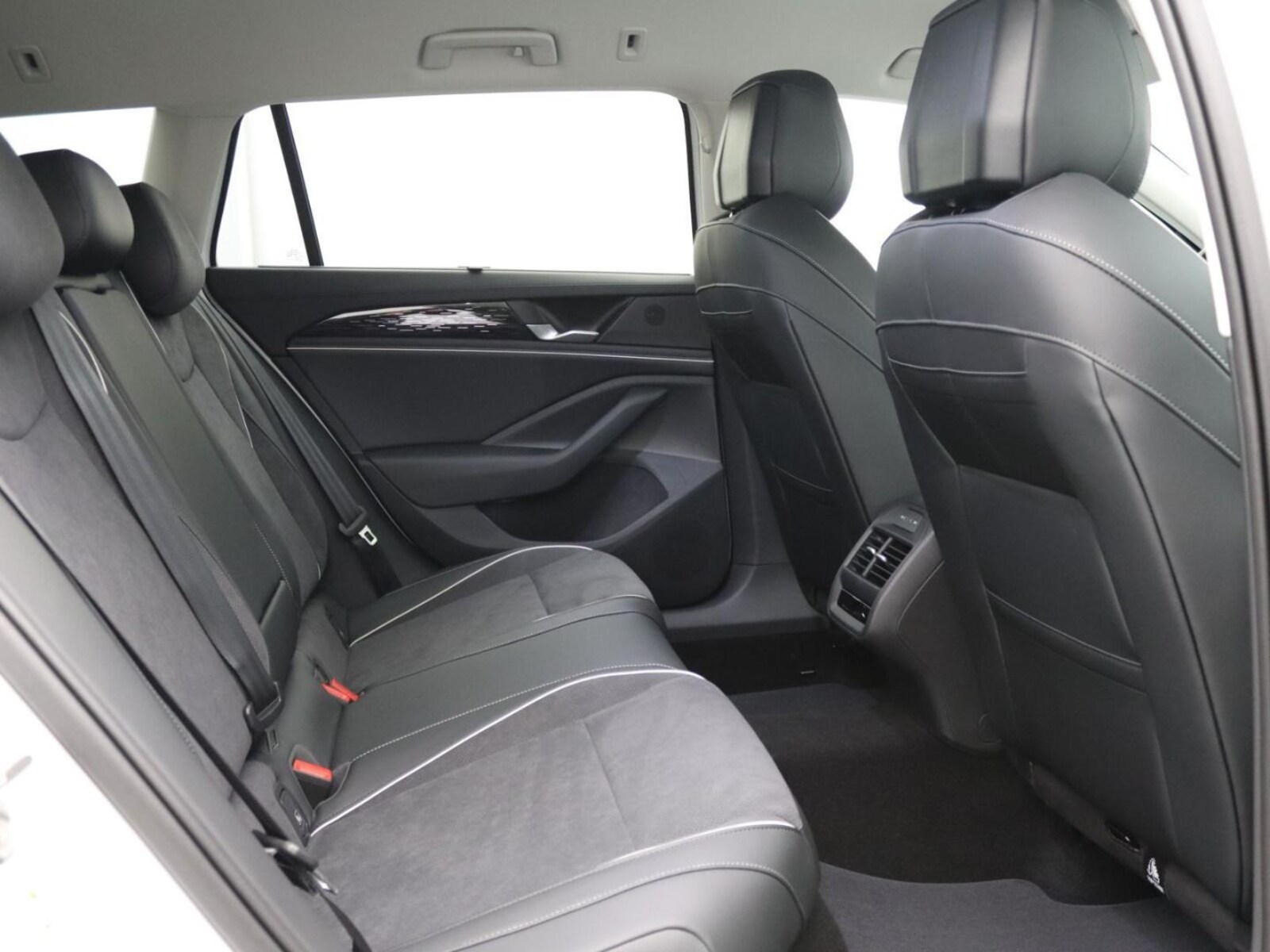 Volkswagen Passat – Bild 11