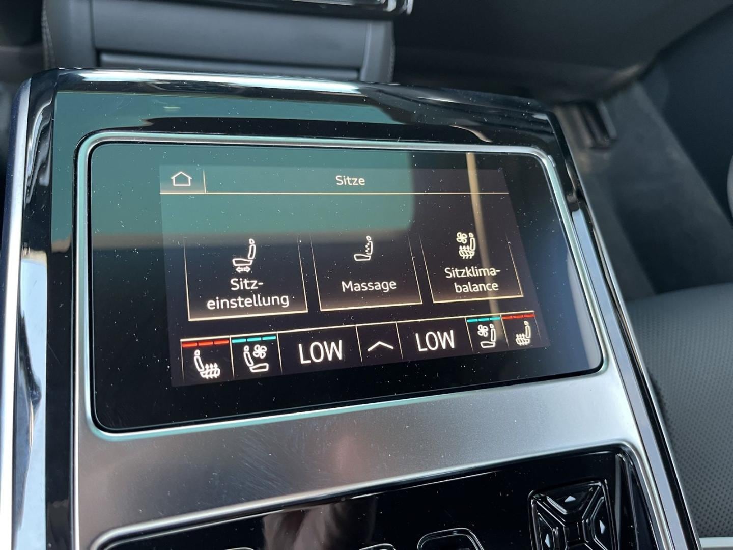 Bild über Audi S8 TFSI quattro tiptronic - für weitere Informationen kontaktieren Sie den Audi Partner