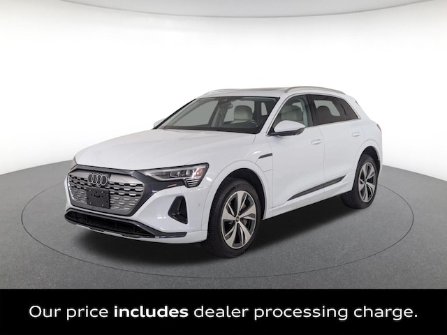 Photo of 2024 Audi Q8 e-tron 