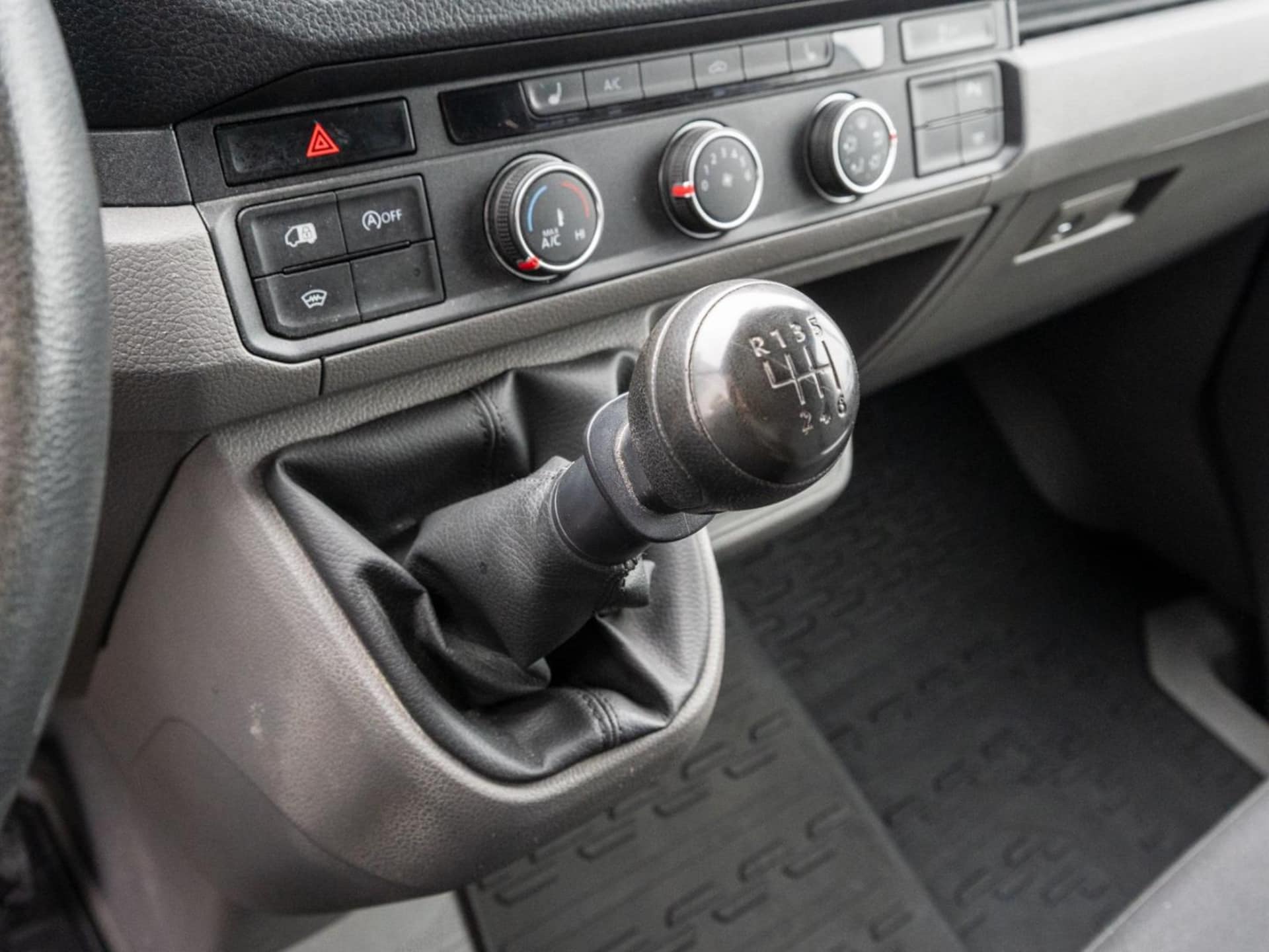 Volkswagen Crafter Kasten mittlerer Radstand