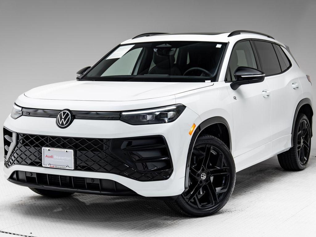 2025 Volkswagen Tiguan 2.0T SE R-Line Black 4Motion's photo