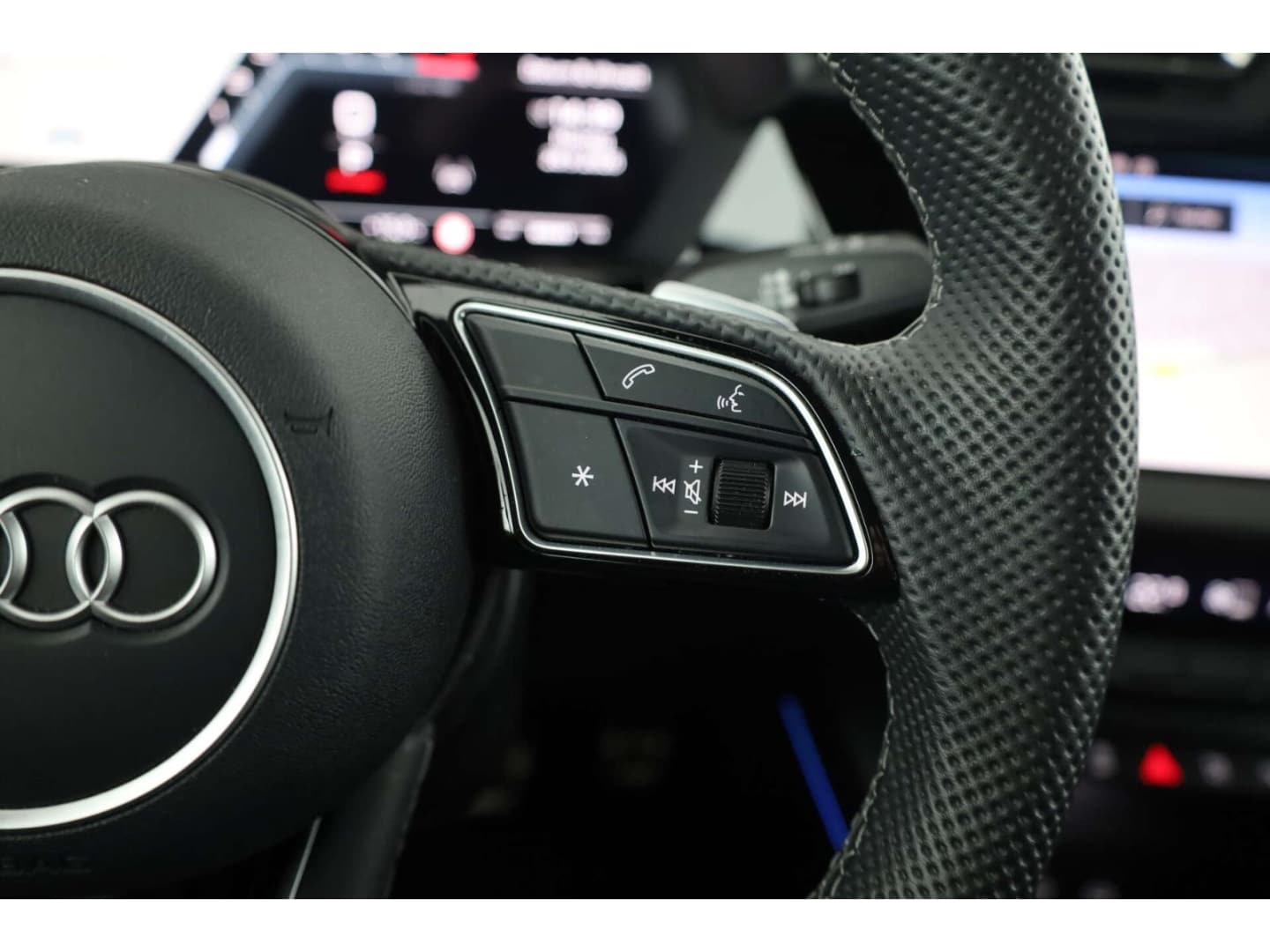 Bild über Audi S3 Sportback TFSI quattro S tronic - für weitere Informationen kontaktieren Sie den Audi Partner