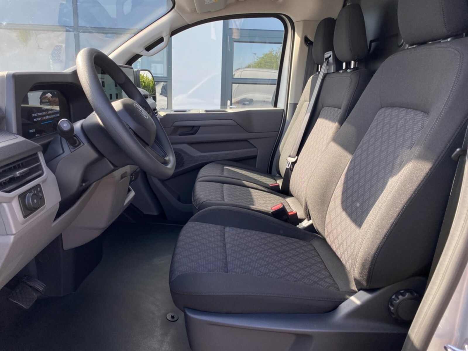 Volkswagen Transporter Kasten langer Radstand – Bild 4
