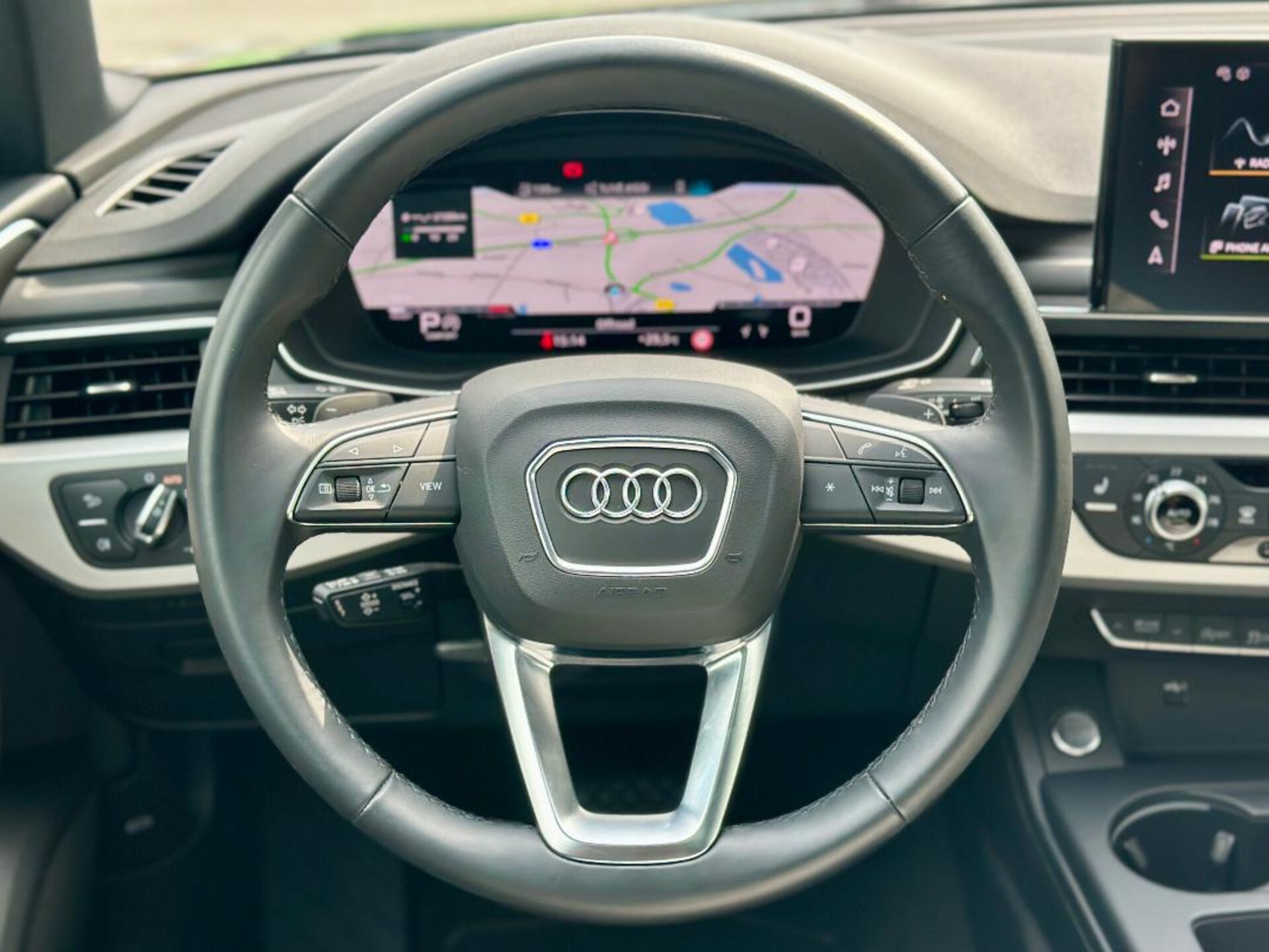 Audi A4 Avant S line
