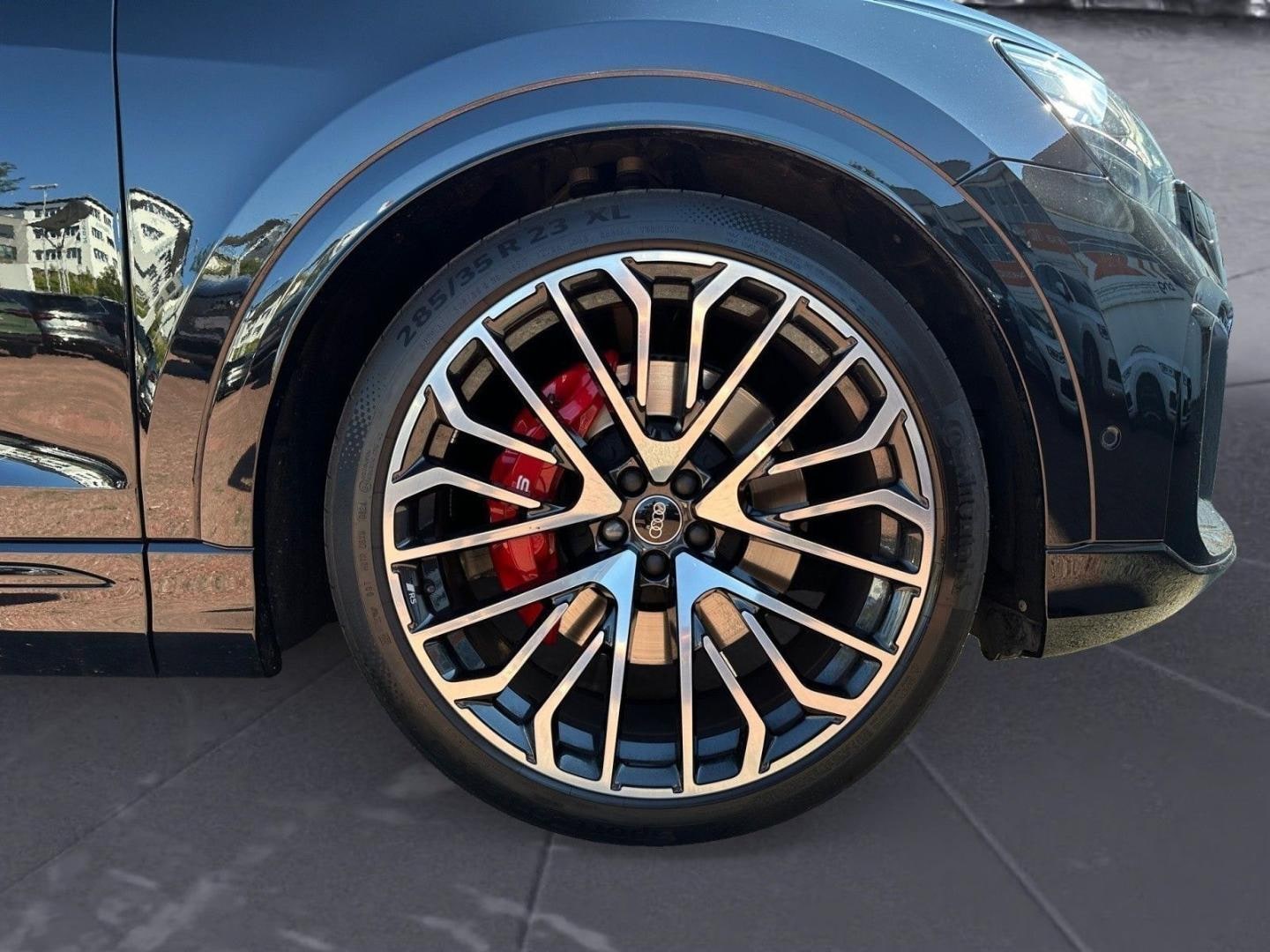 Bild über Audi SQ8 SUV TFSI quattro tiptronic - für weitere Informationen kontaktieren Sie den Audi Partner