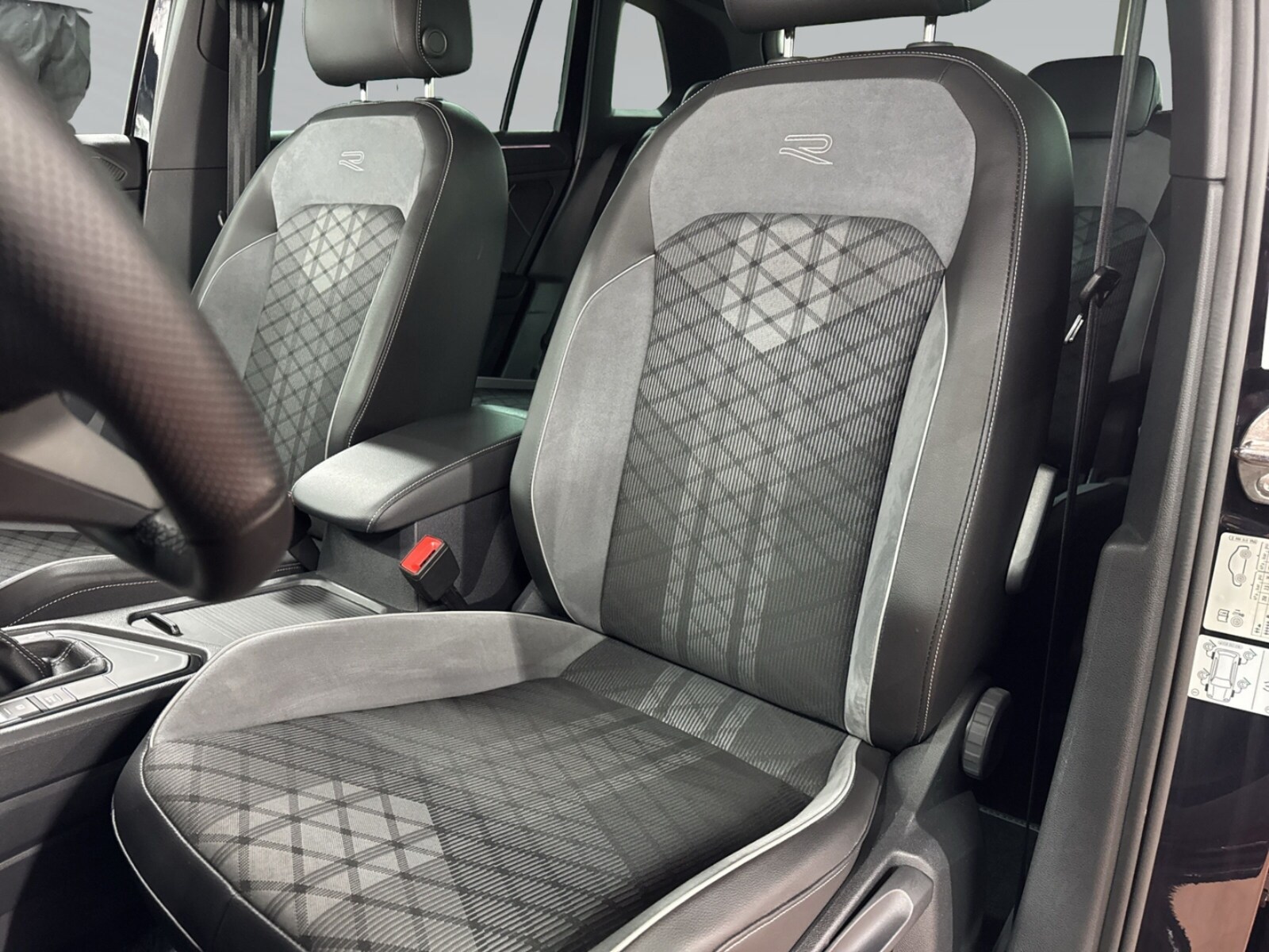 Volkswagen Tiguan – Bild 9