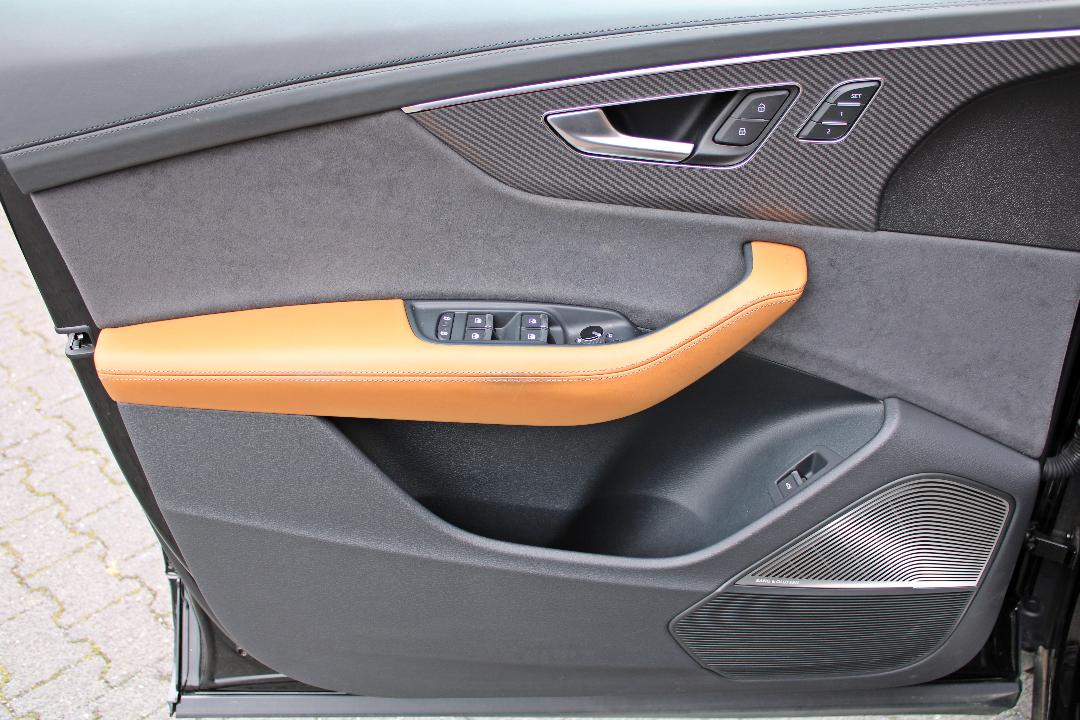 Image about Audi RS Q8 TFSI quattro tiptronic