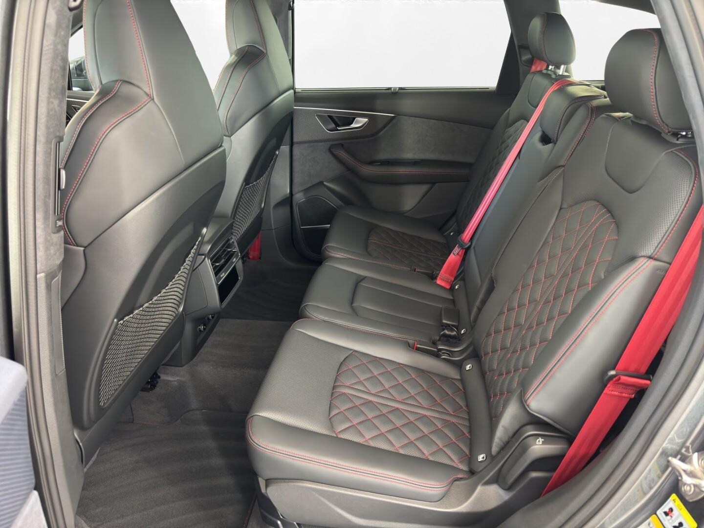 Bild über Audi Q7 SUV S line business TDI quattro 210 kW tiptronic - für weitere Informationen kontaktieren Sie den Audi Partner