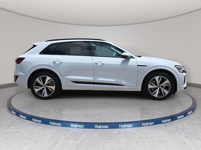 2024 Audi Q8 e-tron