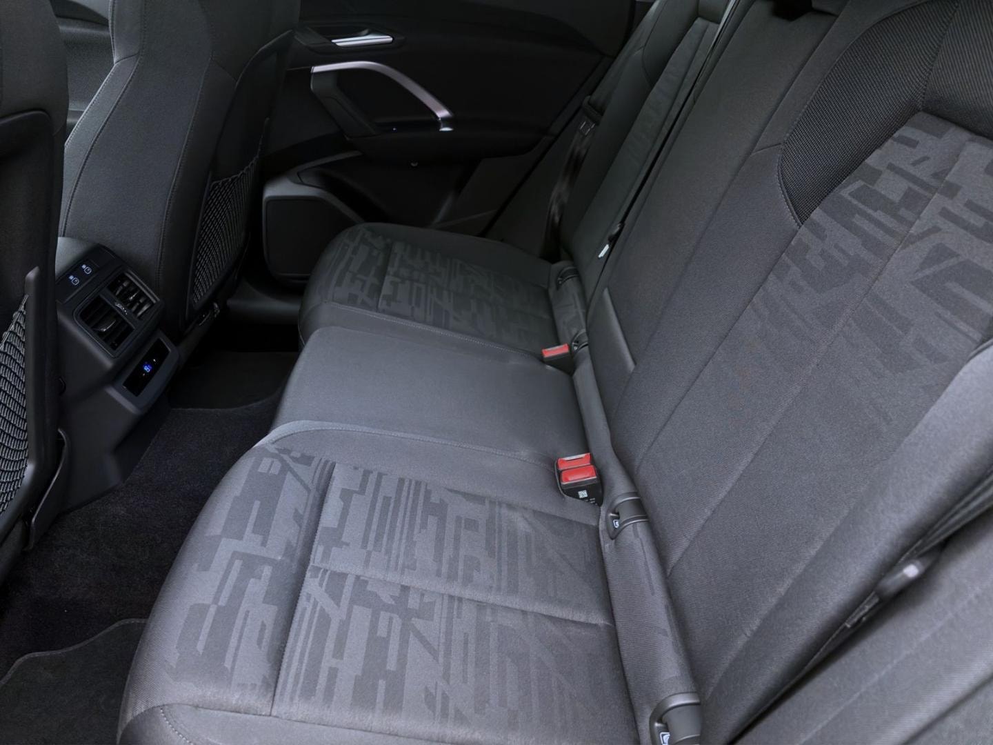 Bild über Audi Q5 SUV TDI quattro 150 kW S tronic - für weitere Informationen kontaktieren Sie den Audi Partner