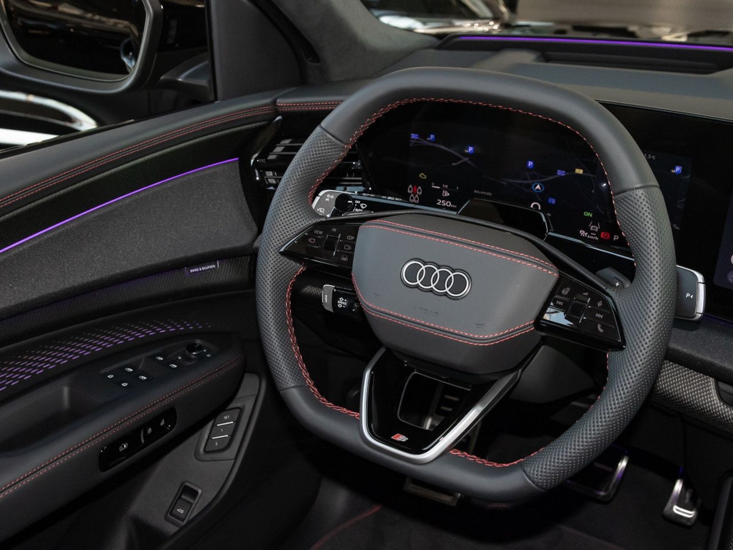 Bild über Audi Q7 SUV TDI quattro 220 kW tiptronic - für weitere Informationen kontaktieren Sie den Audi Partner