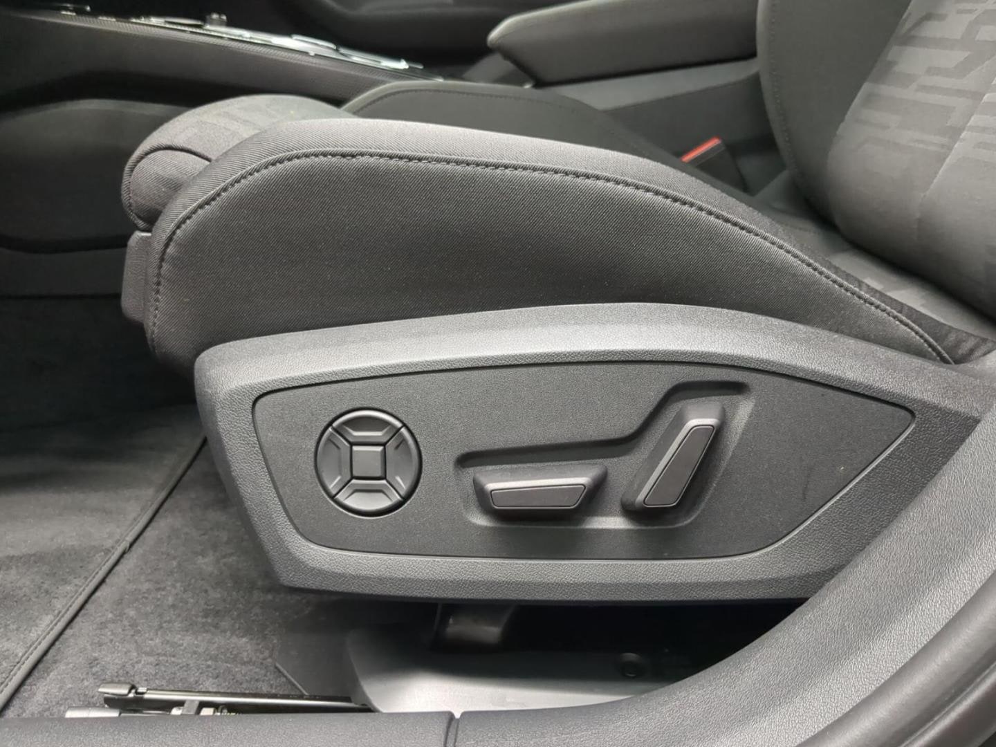 Bild über Audi A5 Limousine TFSI 110 kW S tronic - für weitere Informationen kontaktieren Sie den Audi Partner