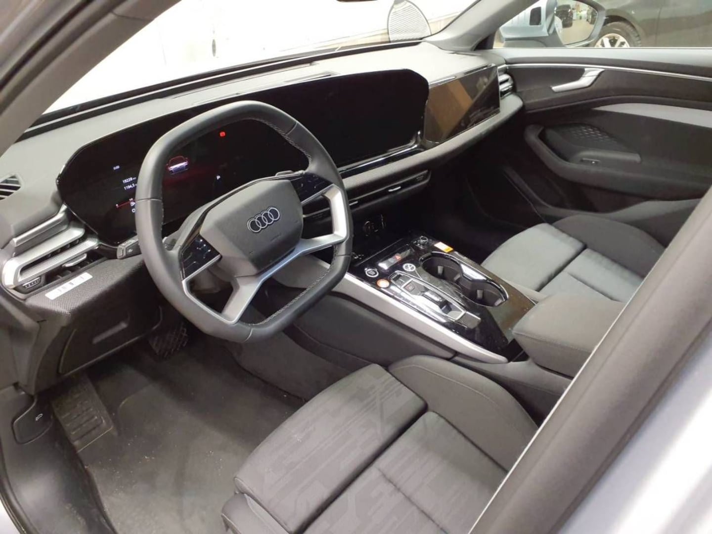 Bild über Audi A6 Avant TFSI 150 kW S tronic - für weitere Informationen kontaktieren Sie den Audi Partner