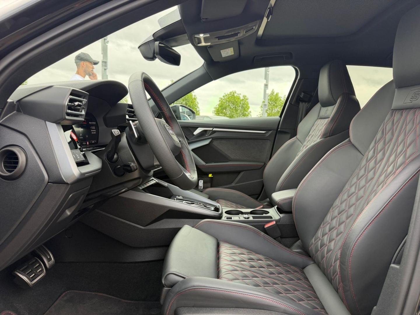 Bild über Audi S3 Sportback TFSI quattro S tronic - für weitere Informationen kontaktieren Sie den Audi Partner
