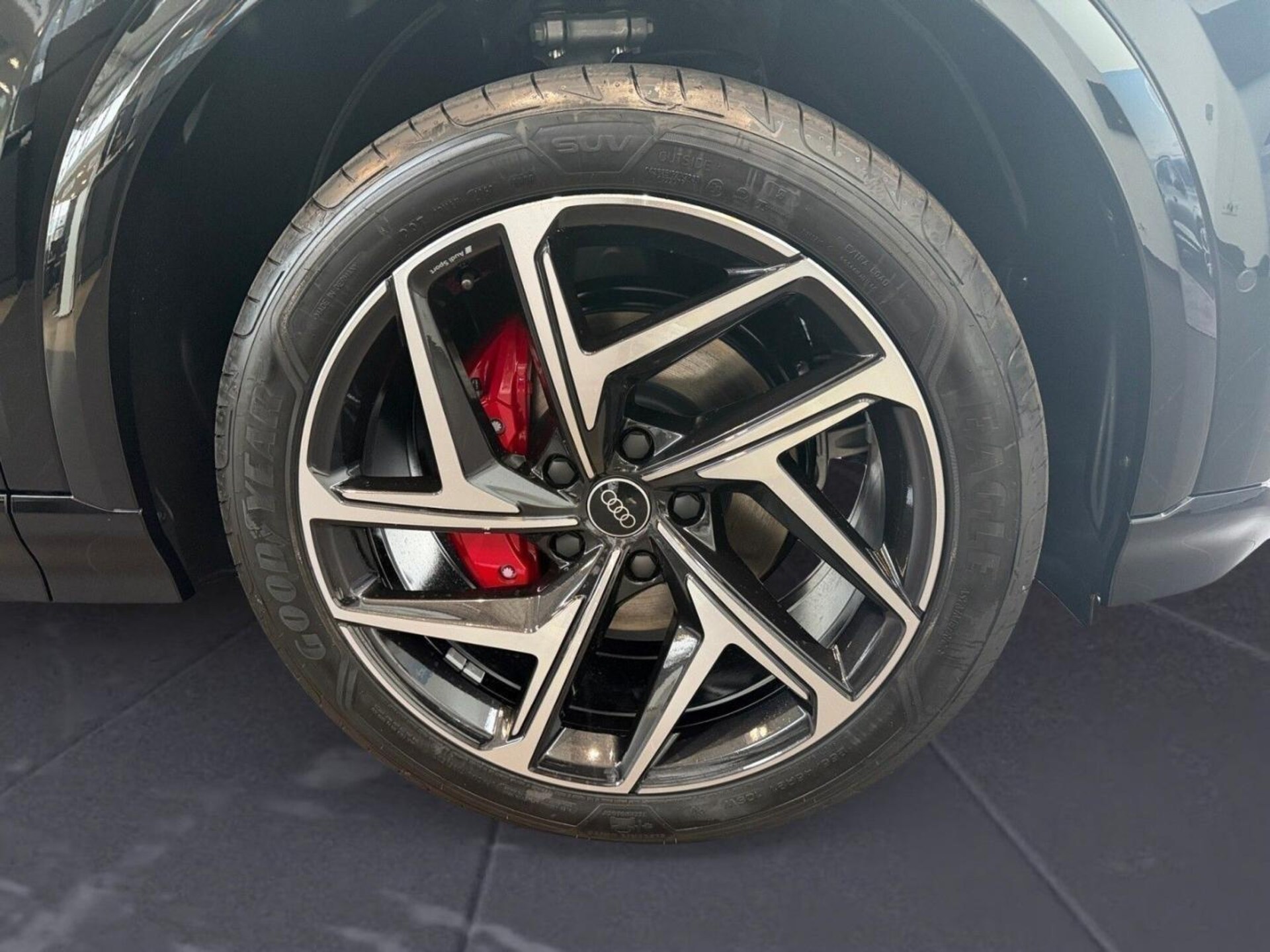 Audi Q6 SUV e-tron
