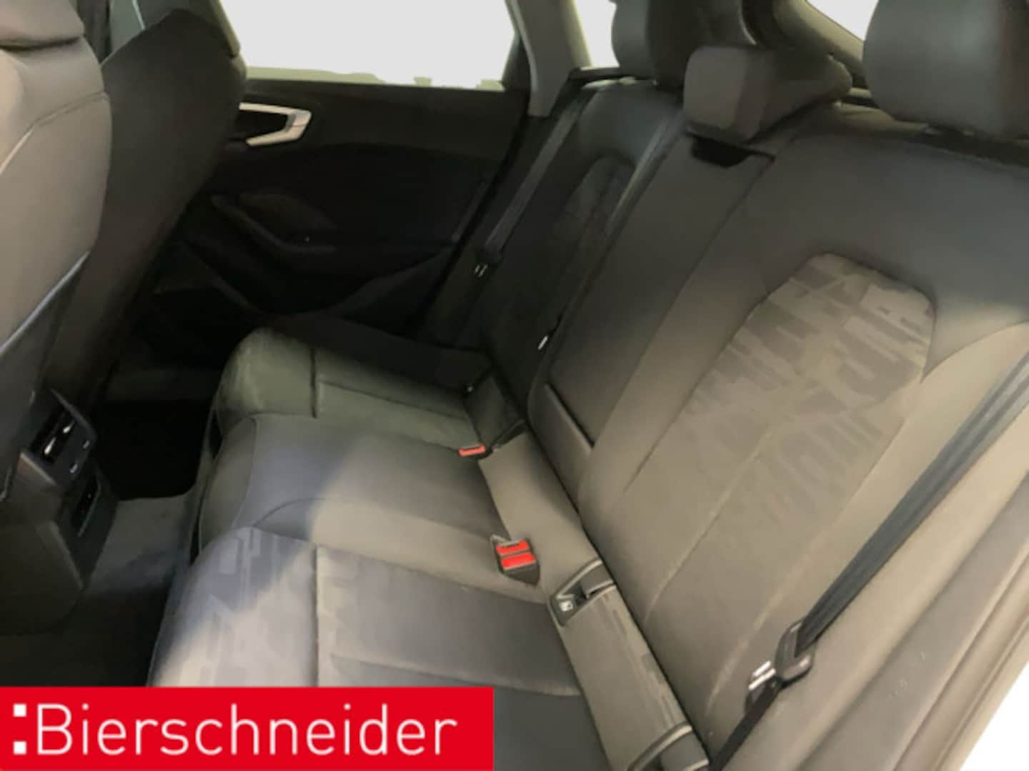 Bild über Audi A5 Limousine e-hybrid e-hybrid quattro 220 kW S tronic - für weitere Informationen kontaktieren Sie den Audi Partner